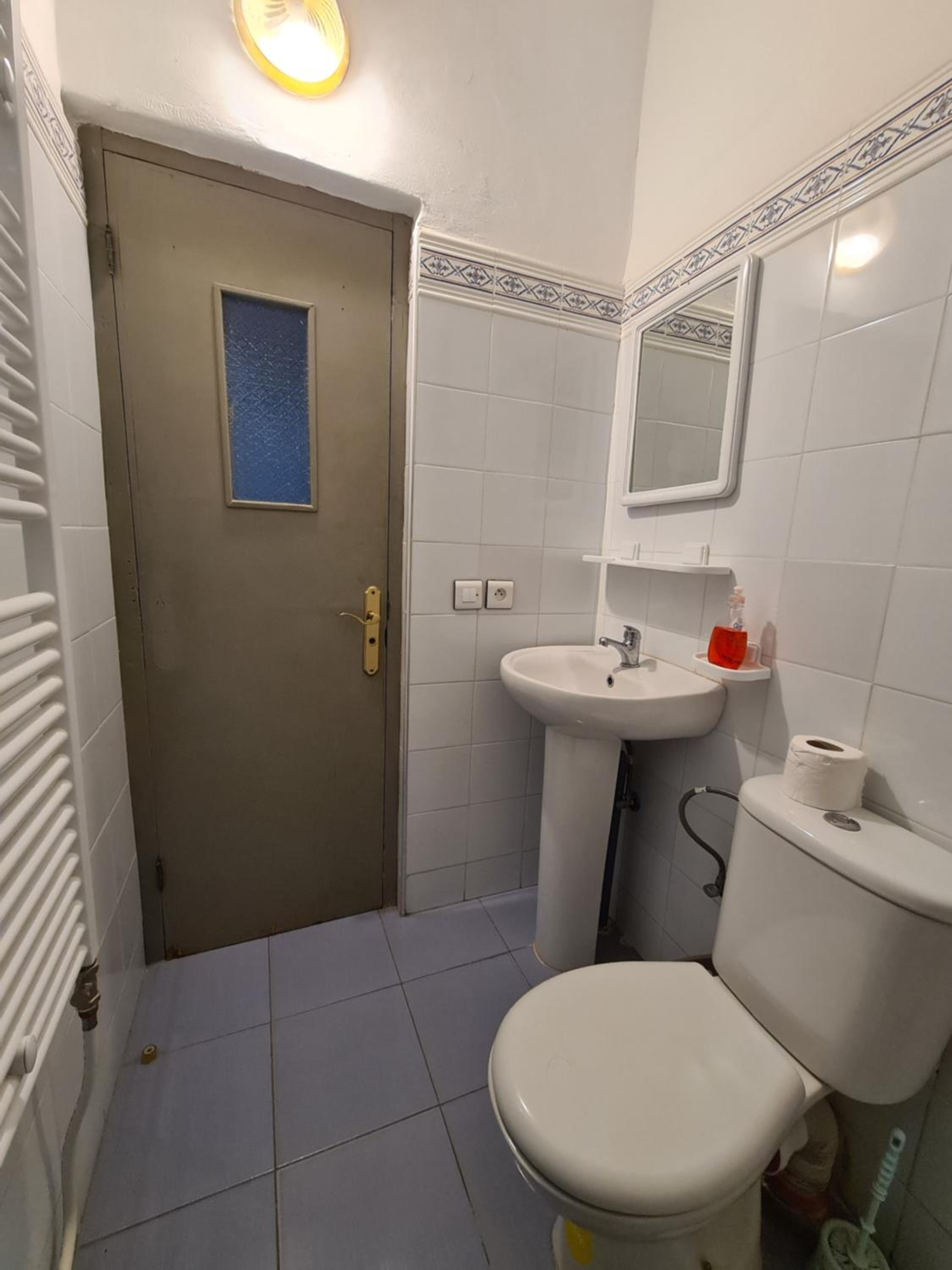 Twin Room - Photo 10