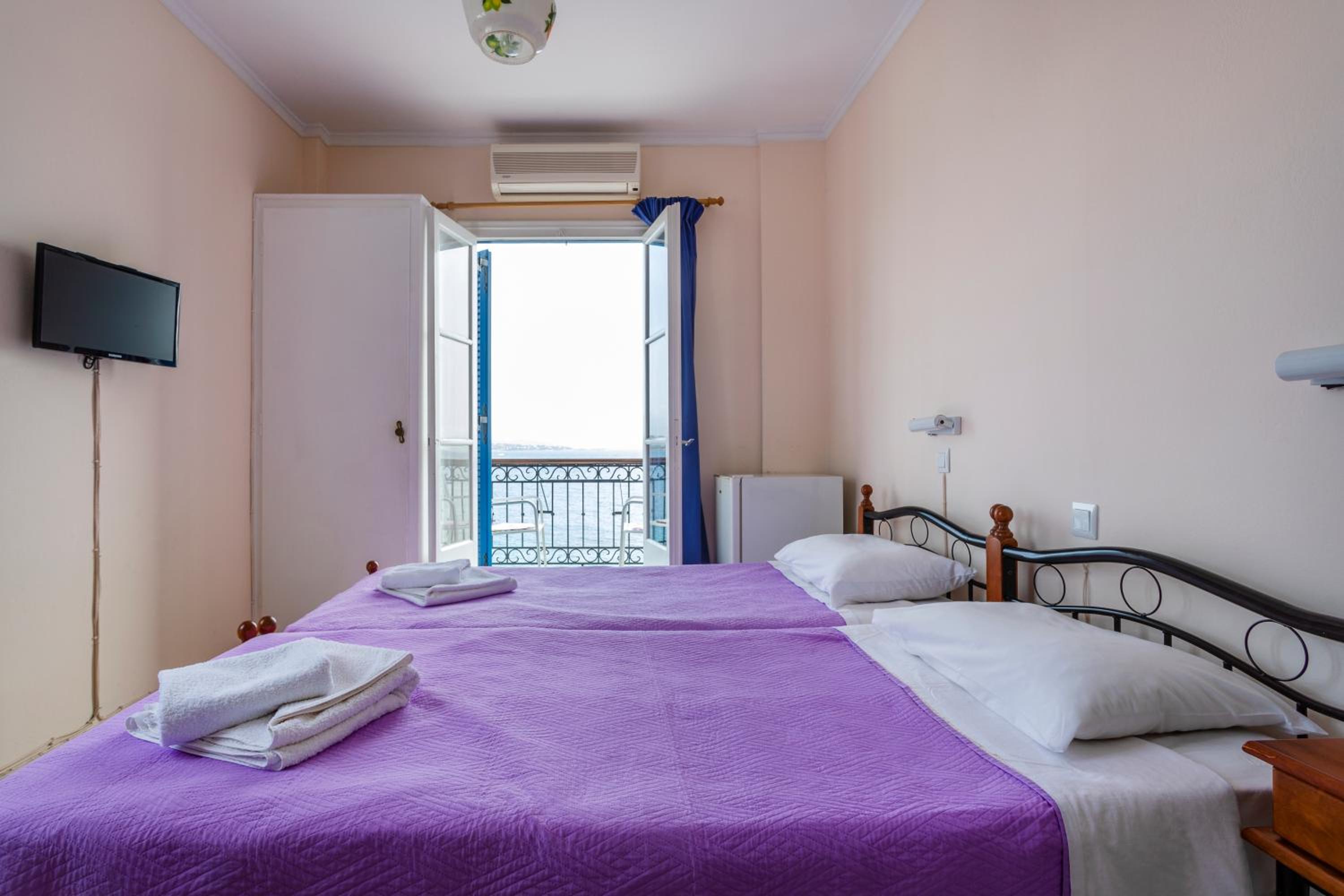 Double or Twin Room photo 3