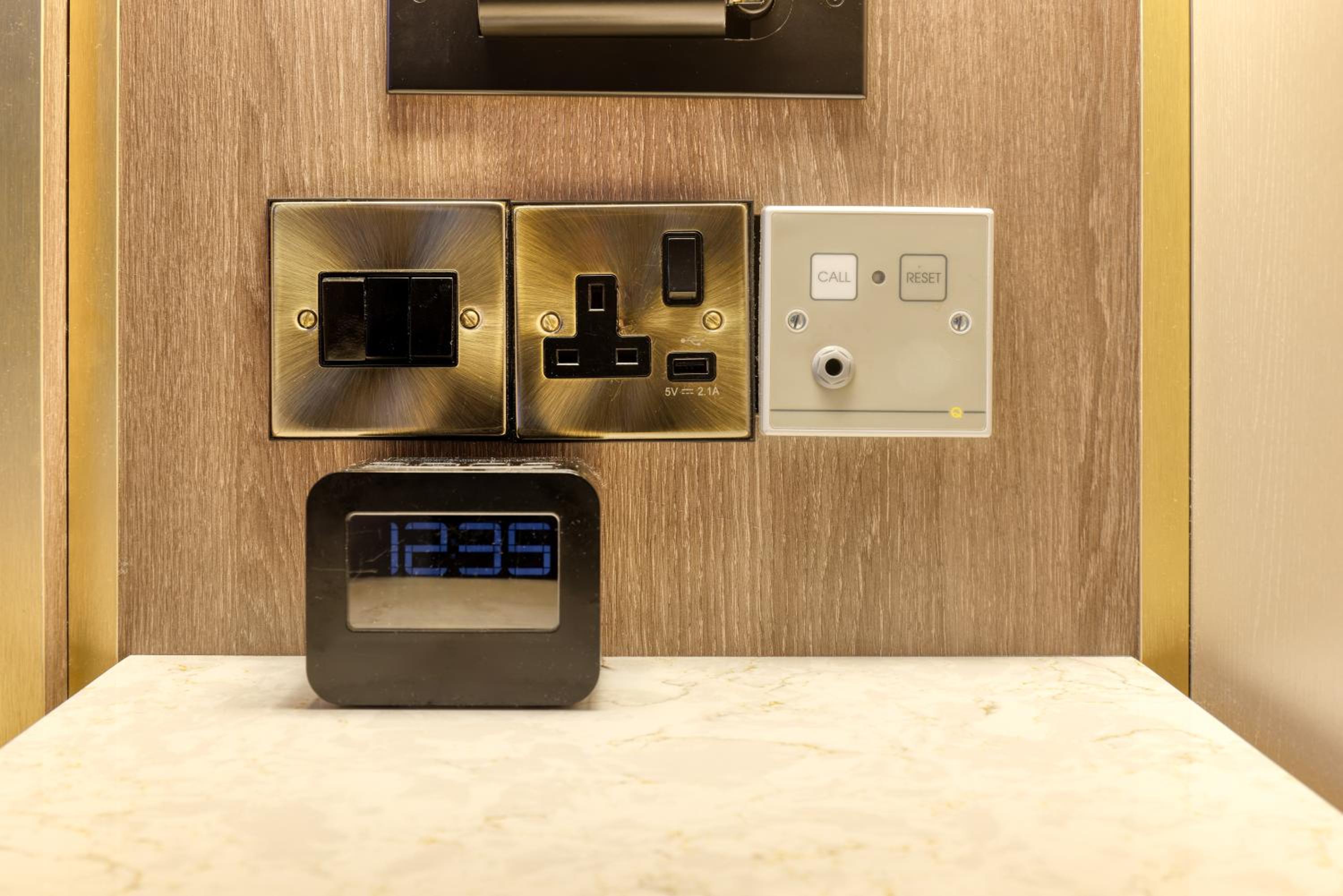 Queen Room - Mobility Access