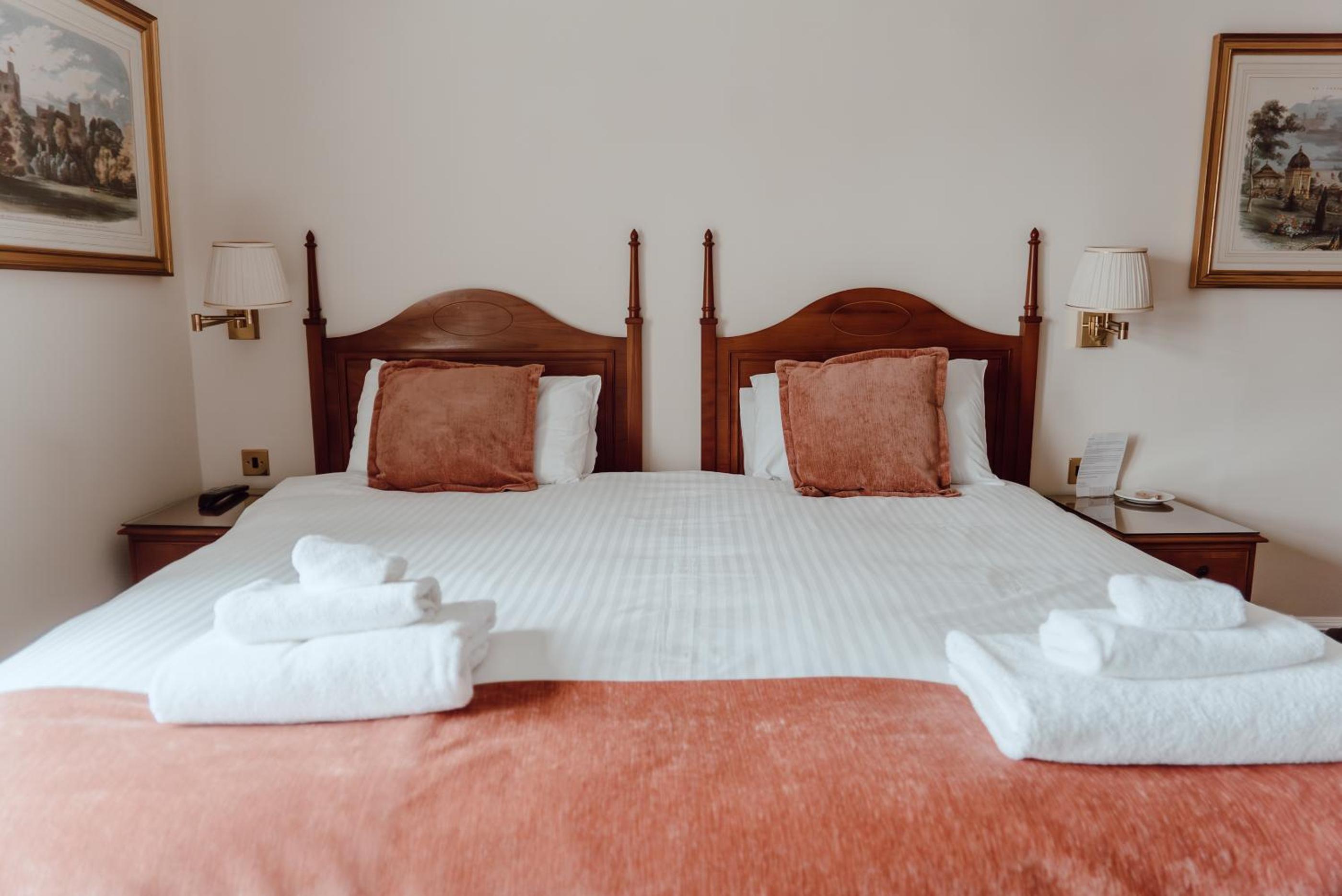 Double or Twin Room with Sea View photo 2