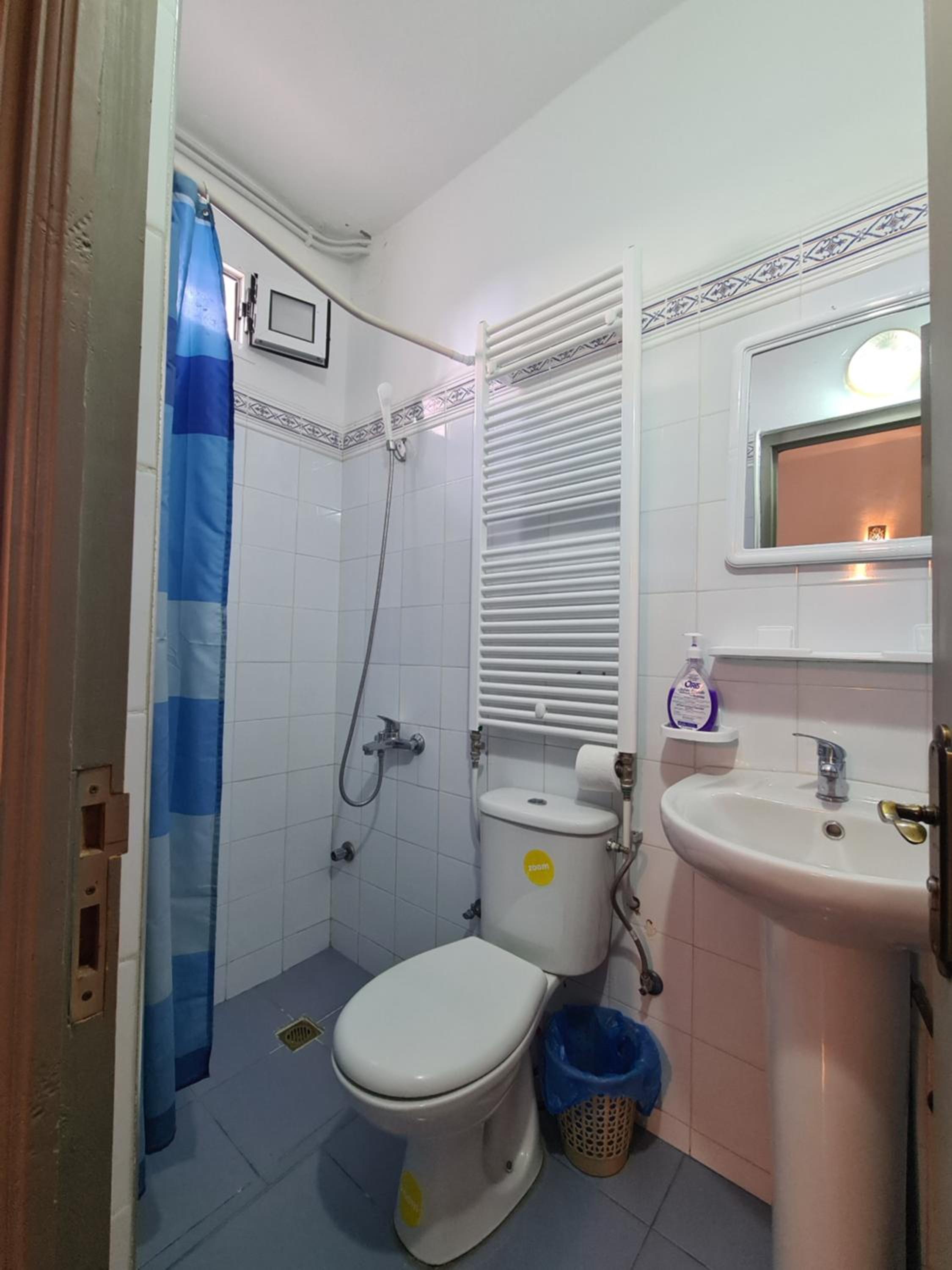 Double Room - Photo 12