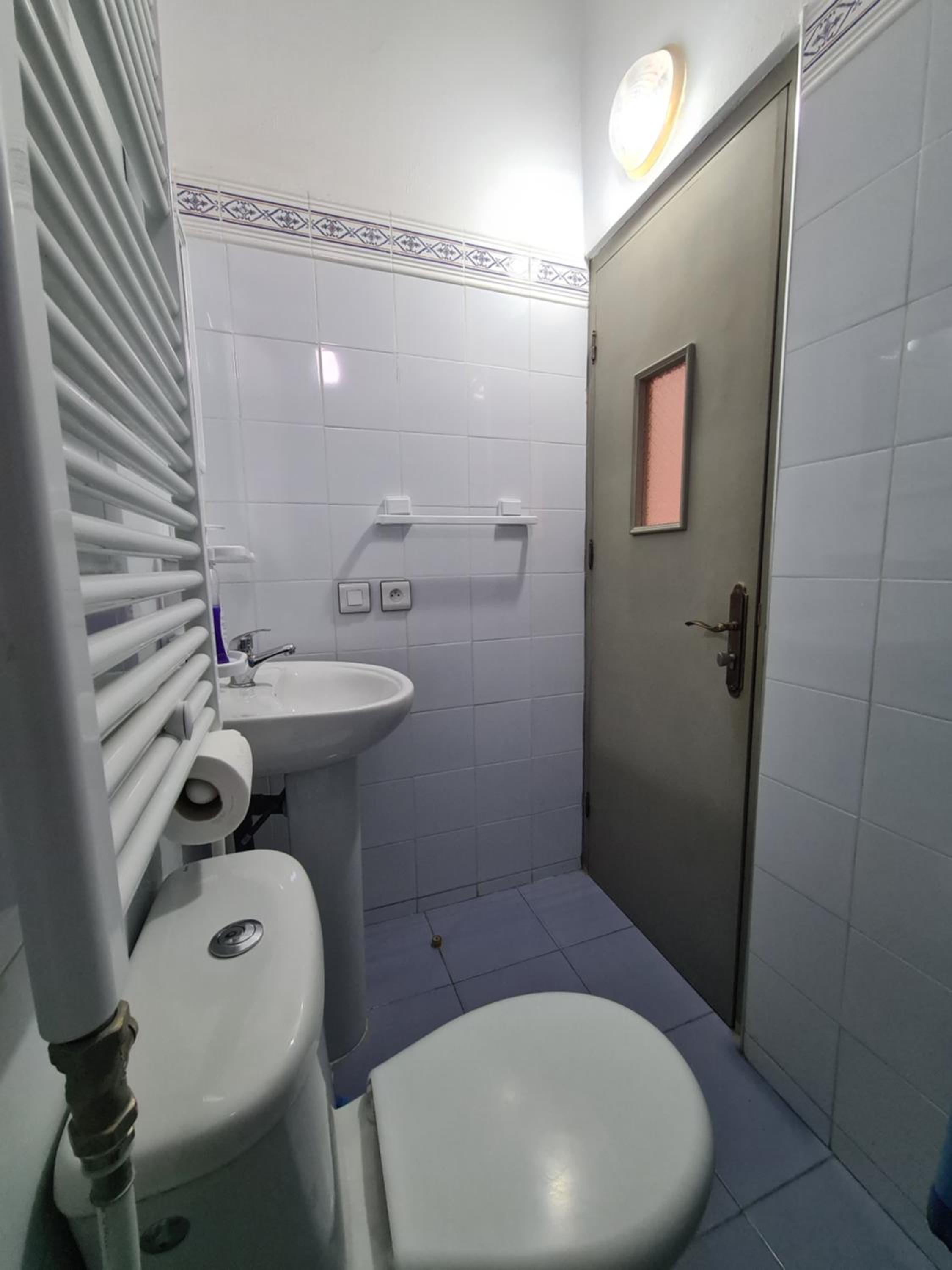 Double Room - Photo 8