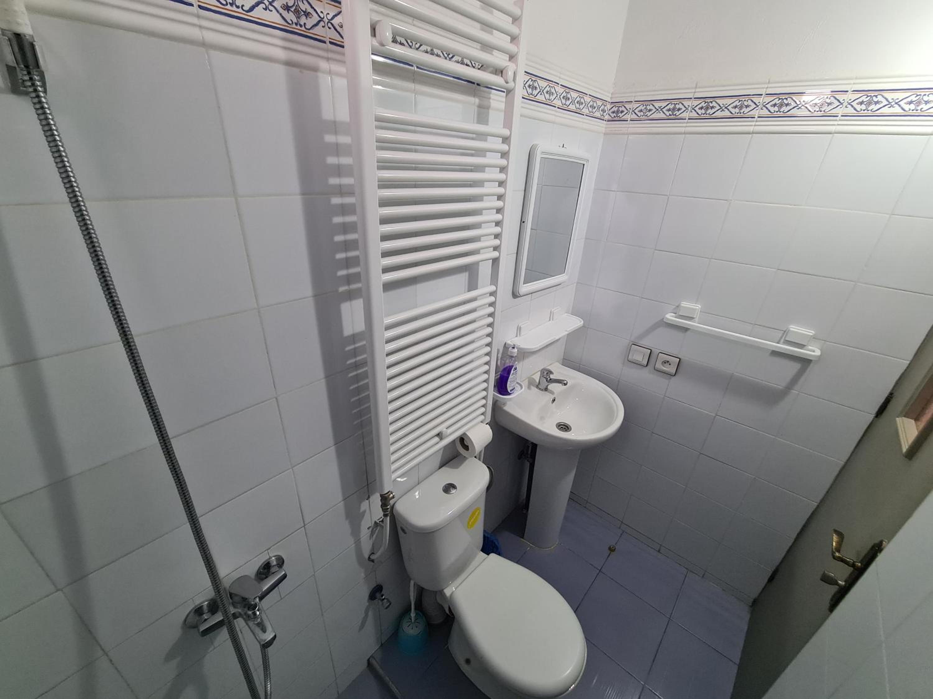 Double Room - Photo 7