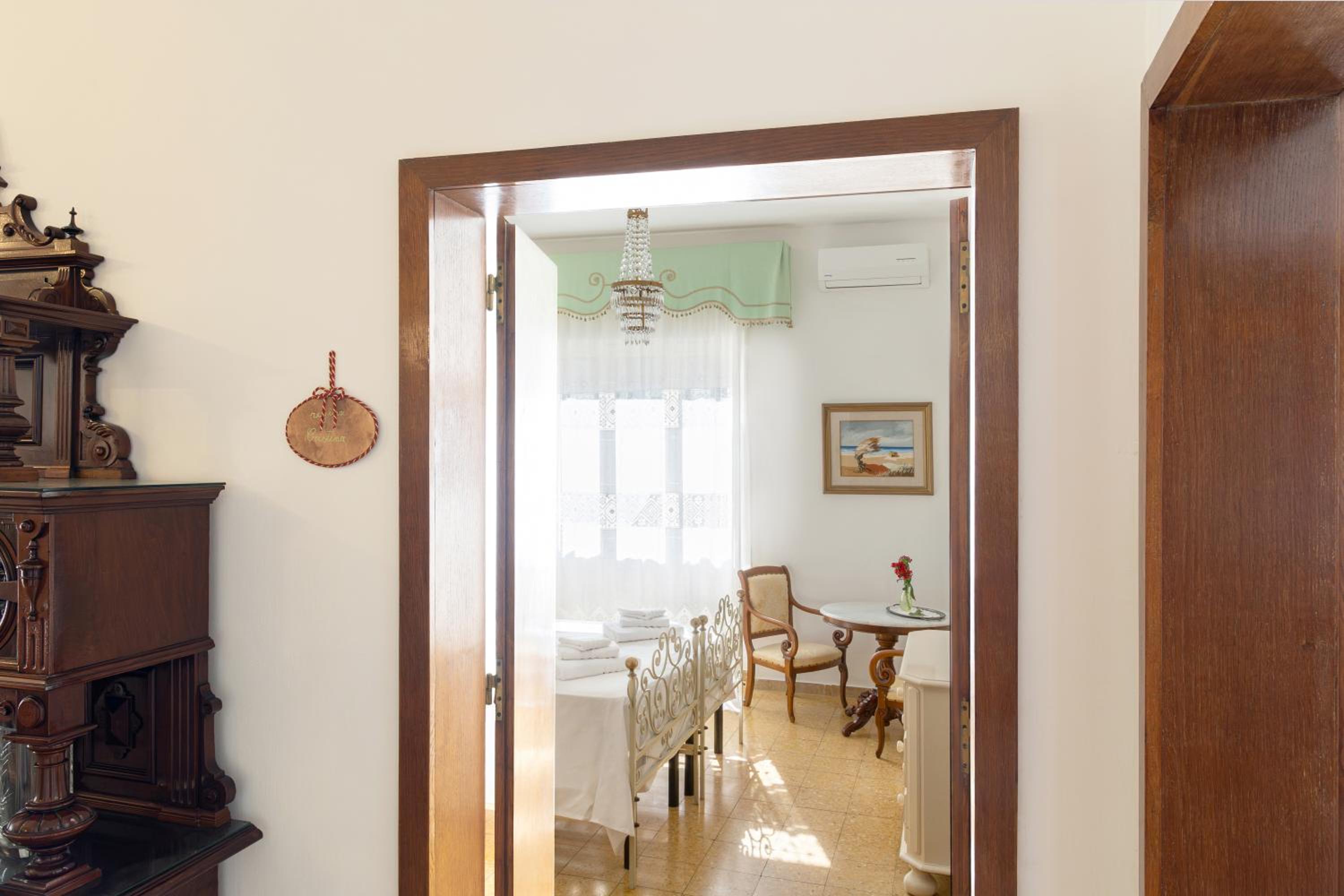 Double Room with External Private Bathroom