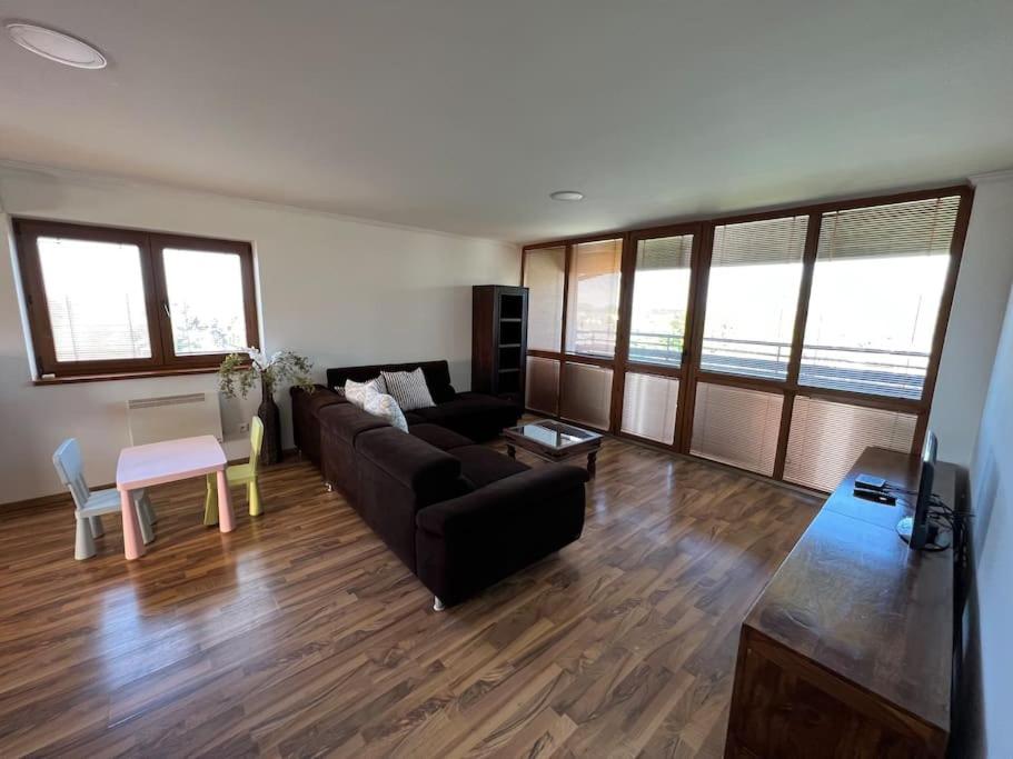 Three-Bedroom Apartment photo 1