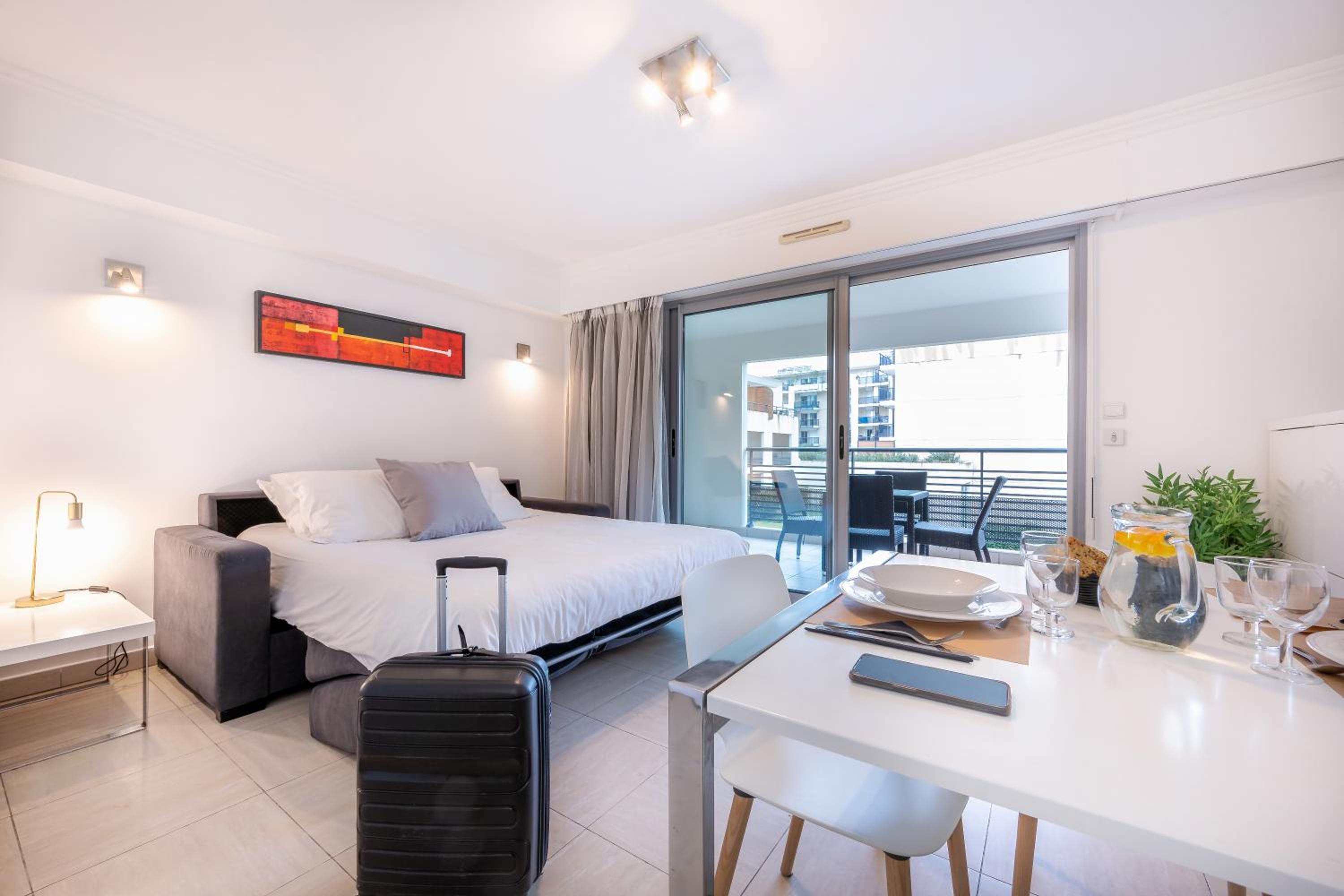 Studio Apartment