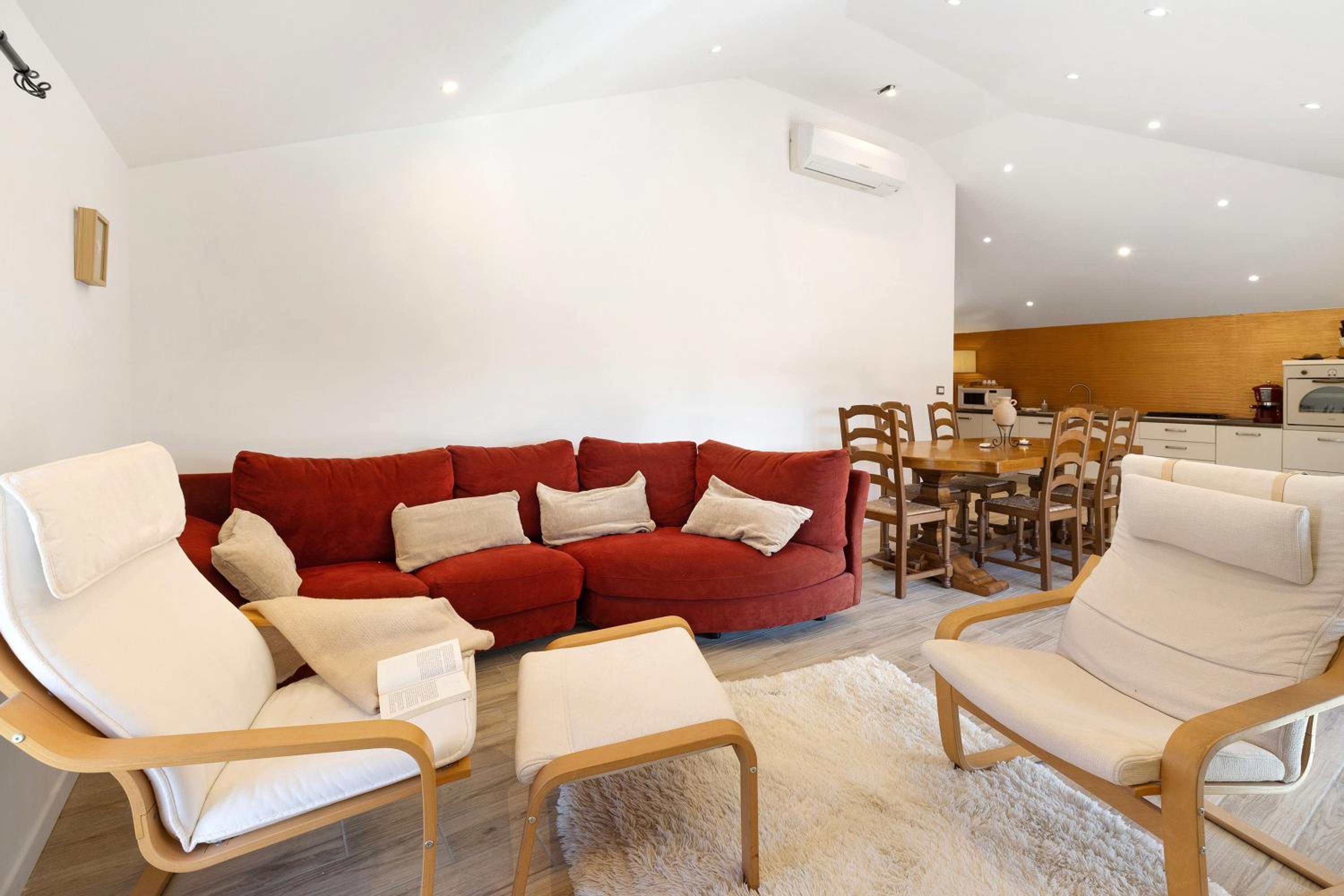 Superior Apartment with City View