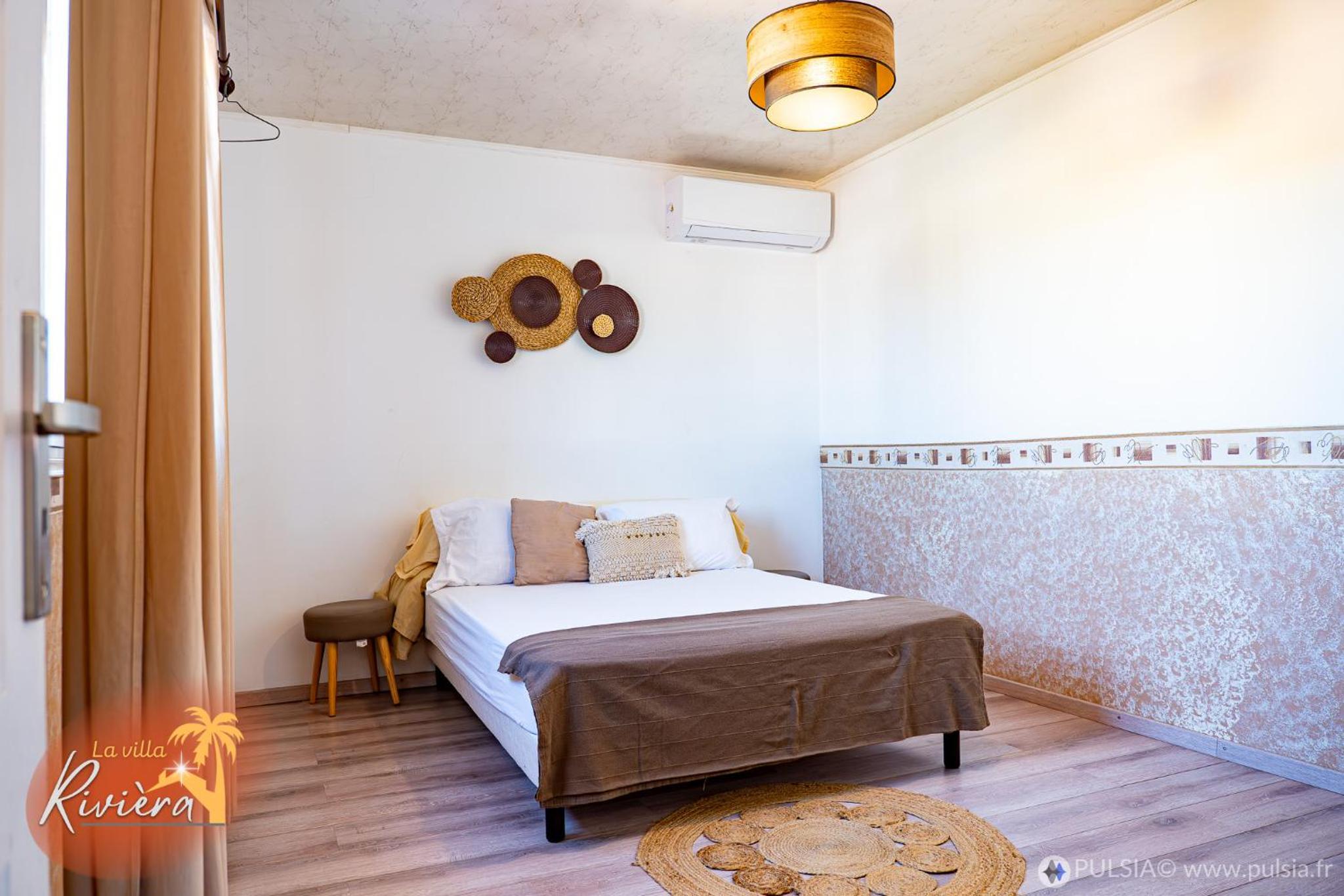 Villa photo 2