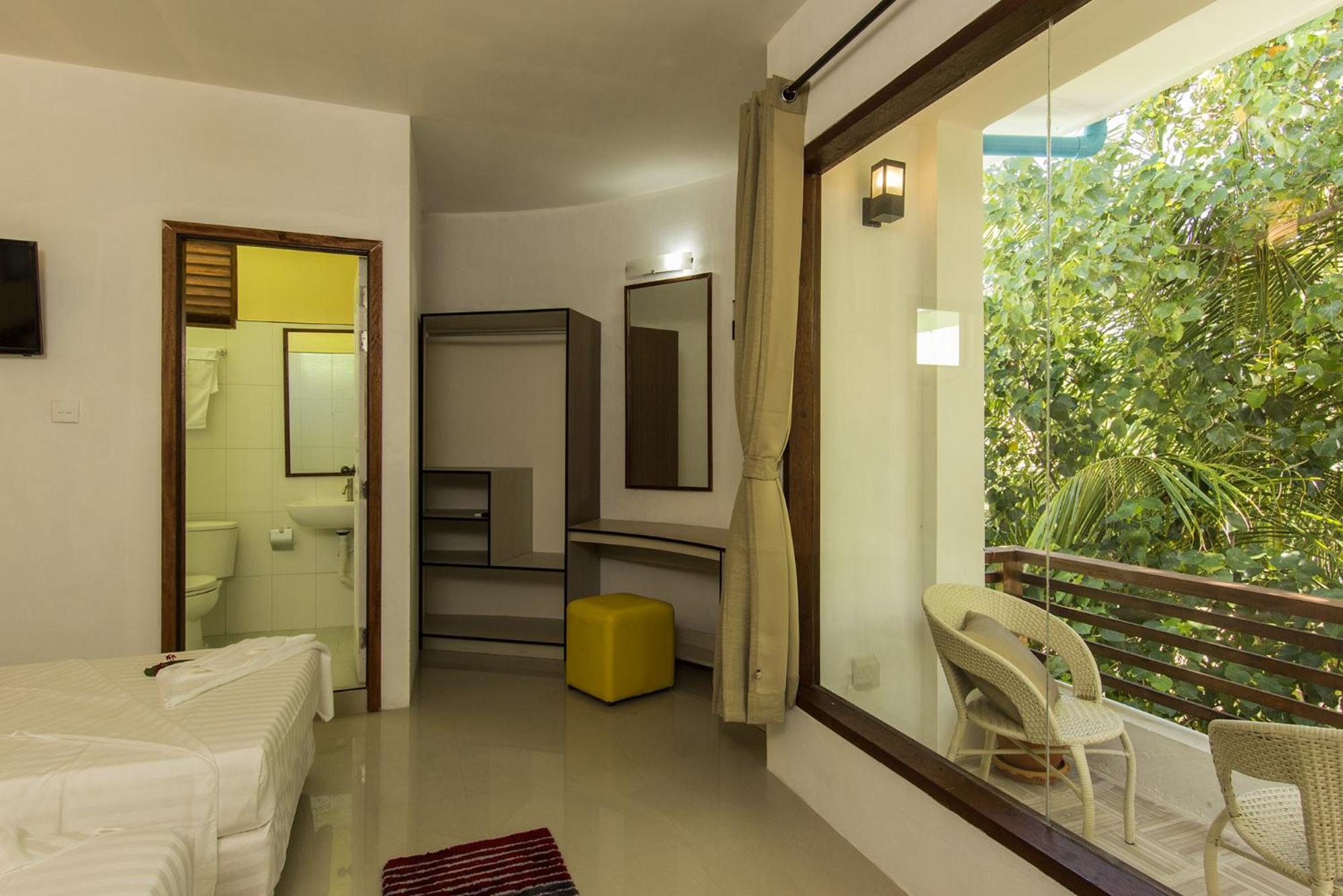 Deluxe Family Room - Photo 2