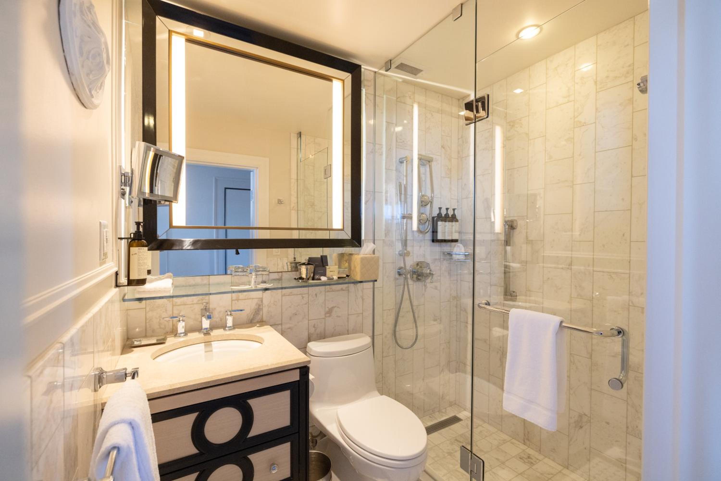 Fairmont Gold Junior Suite with River or City View