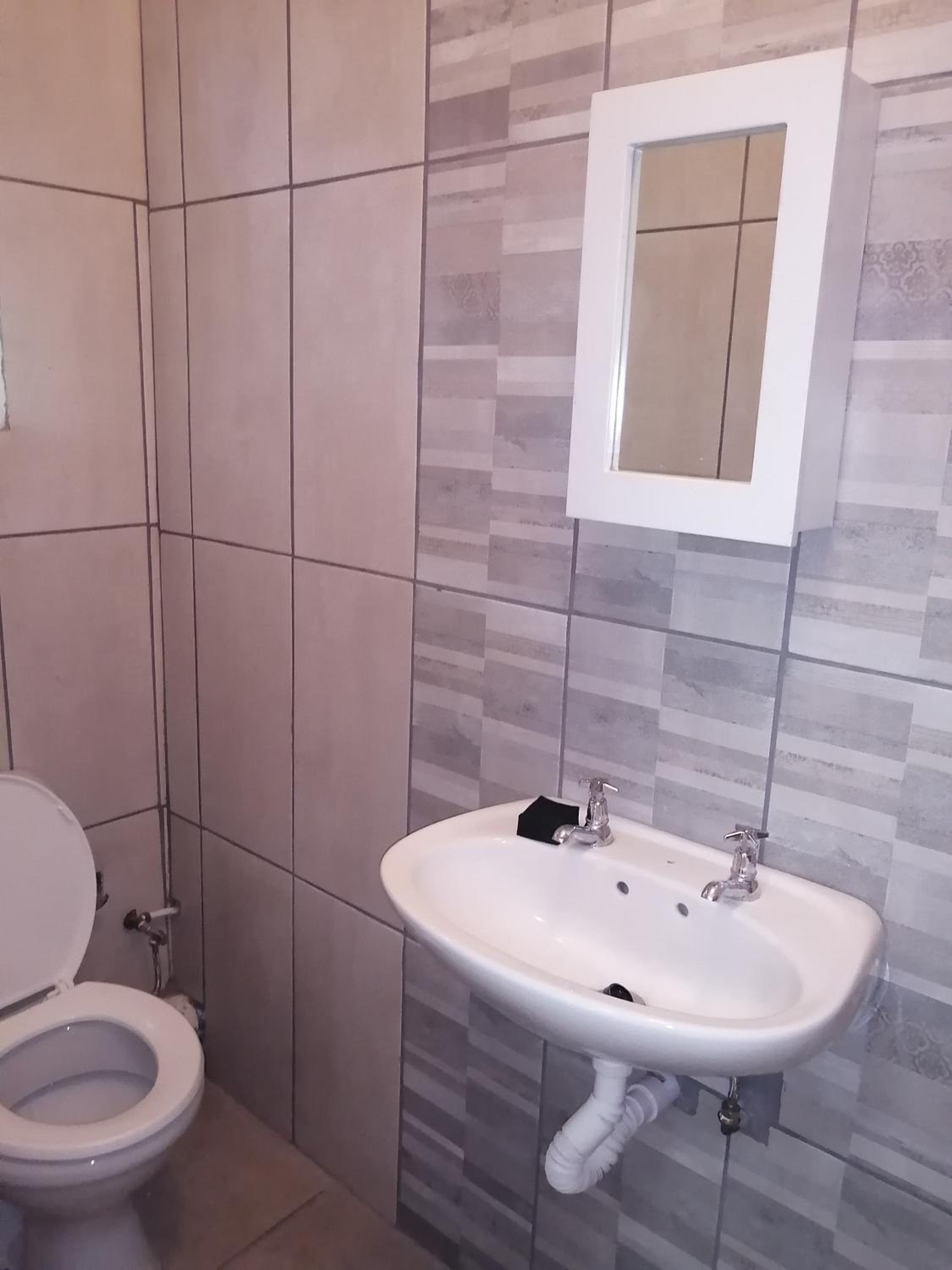 Budget Double Room photo 2