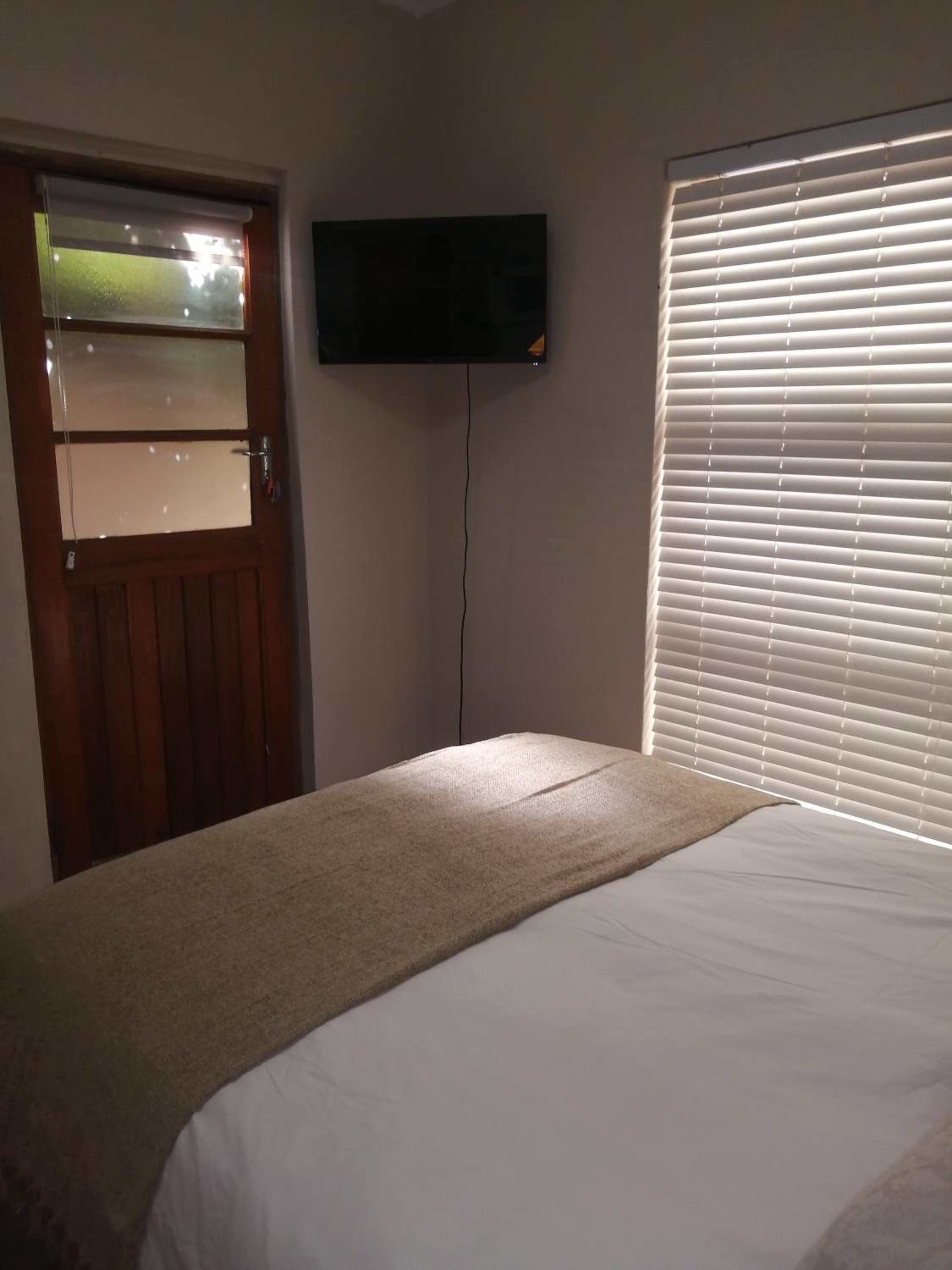 Budget Double Room photo 3