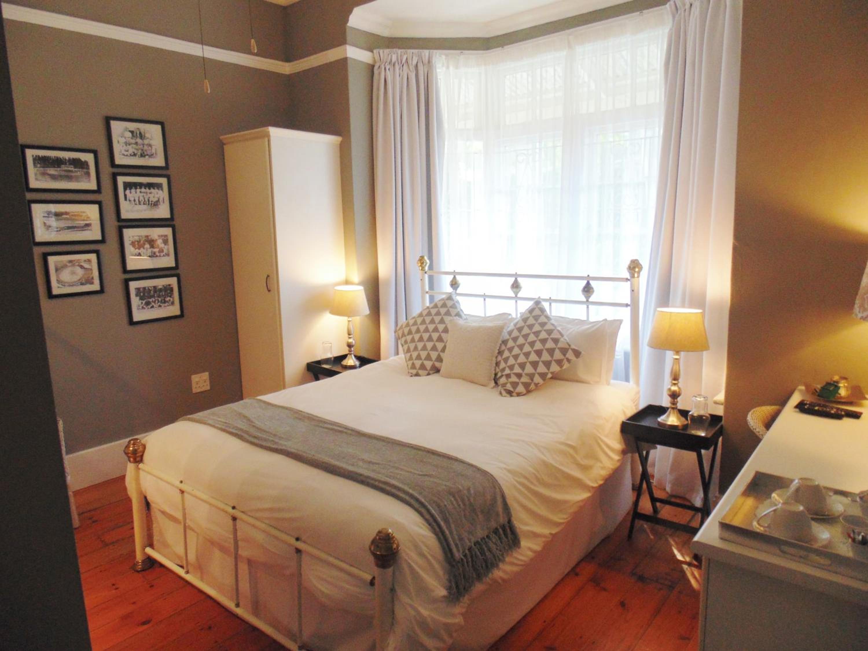 Queen Room photo 1