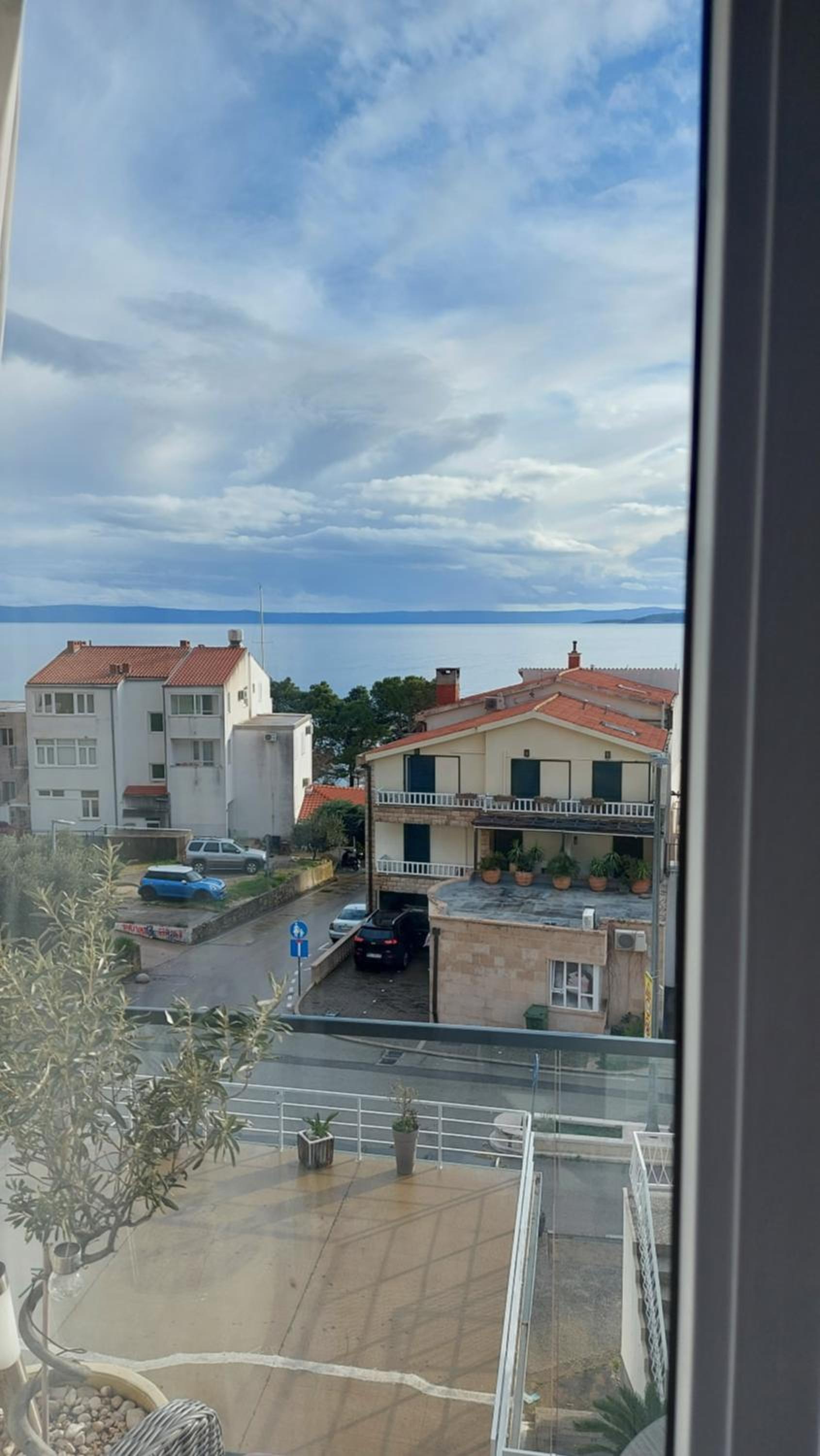 Apartment with Sea View - Photo 2