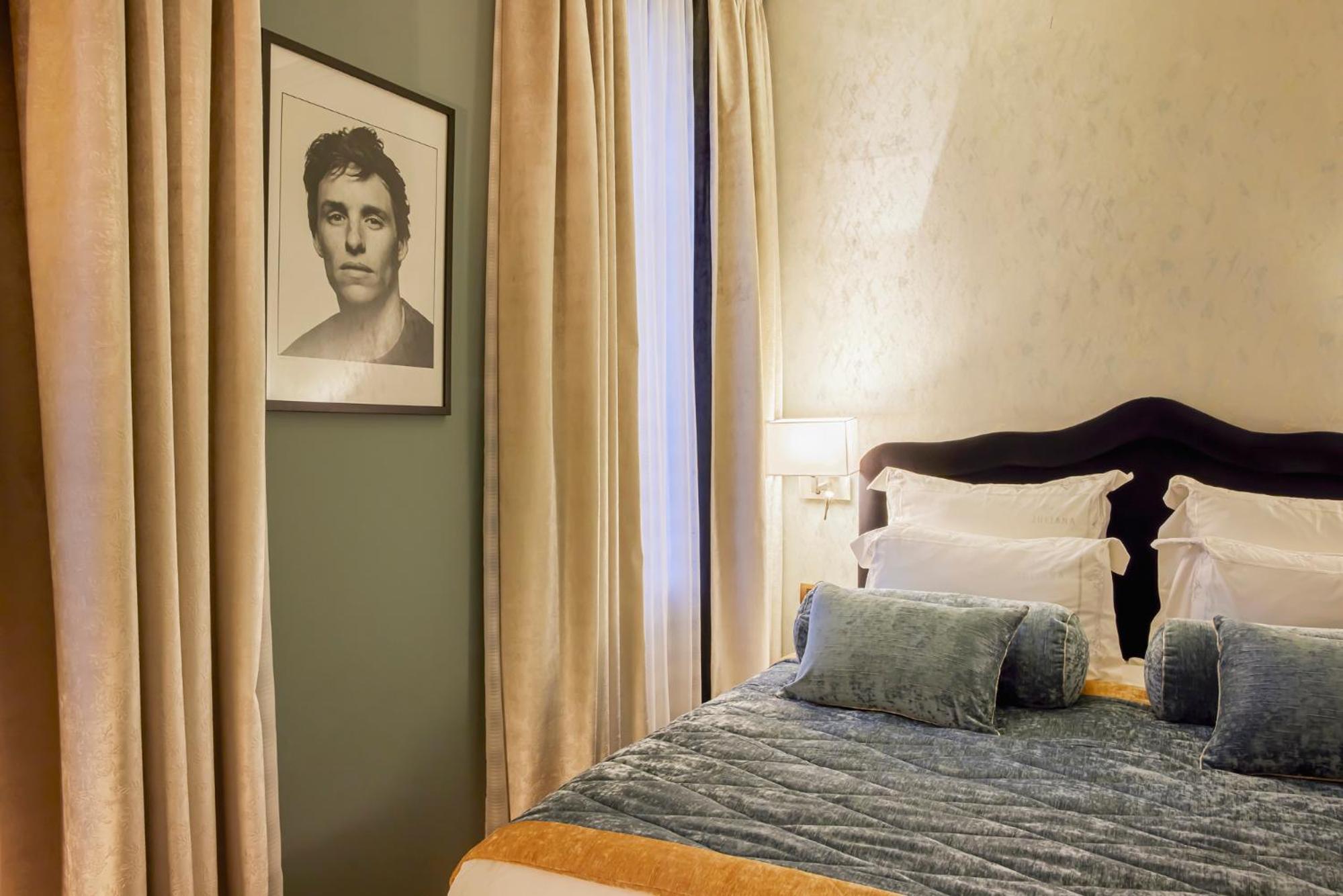 Premium Room - Photo 12
