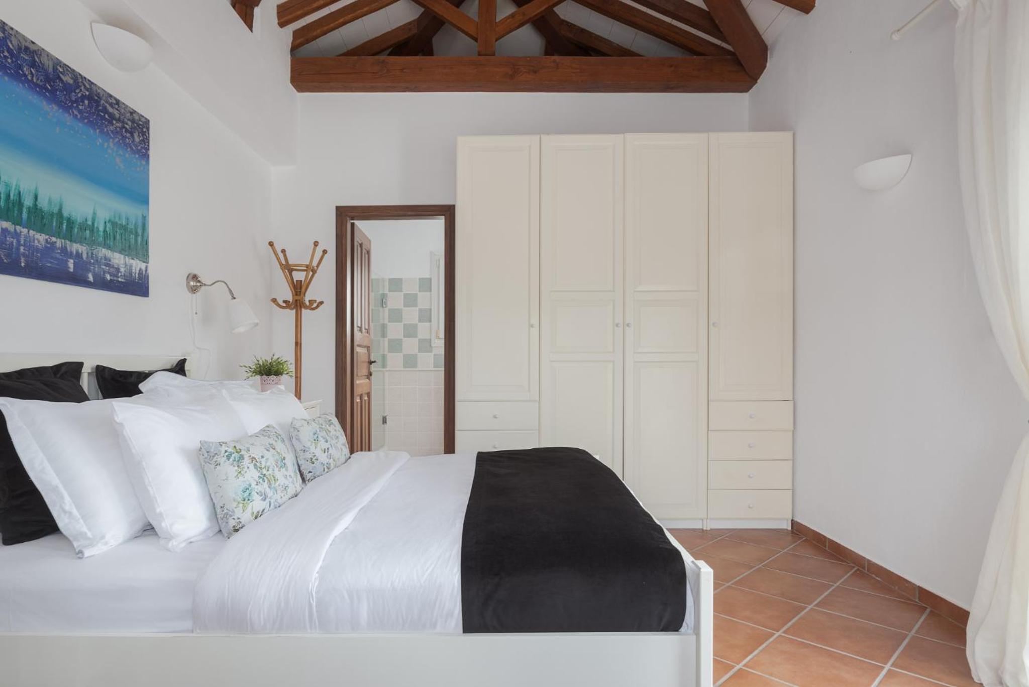 Three-Bedroom Villa photo 1