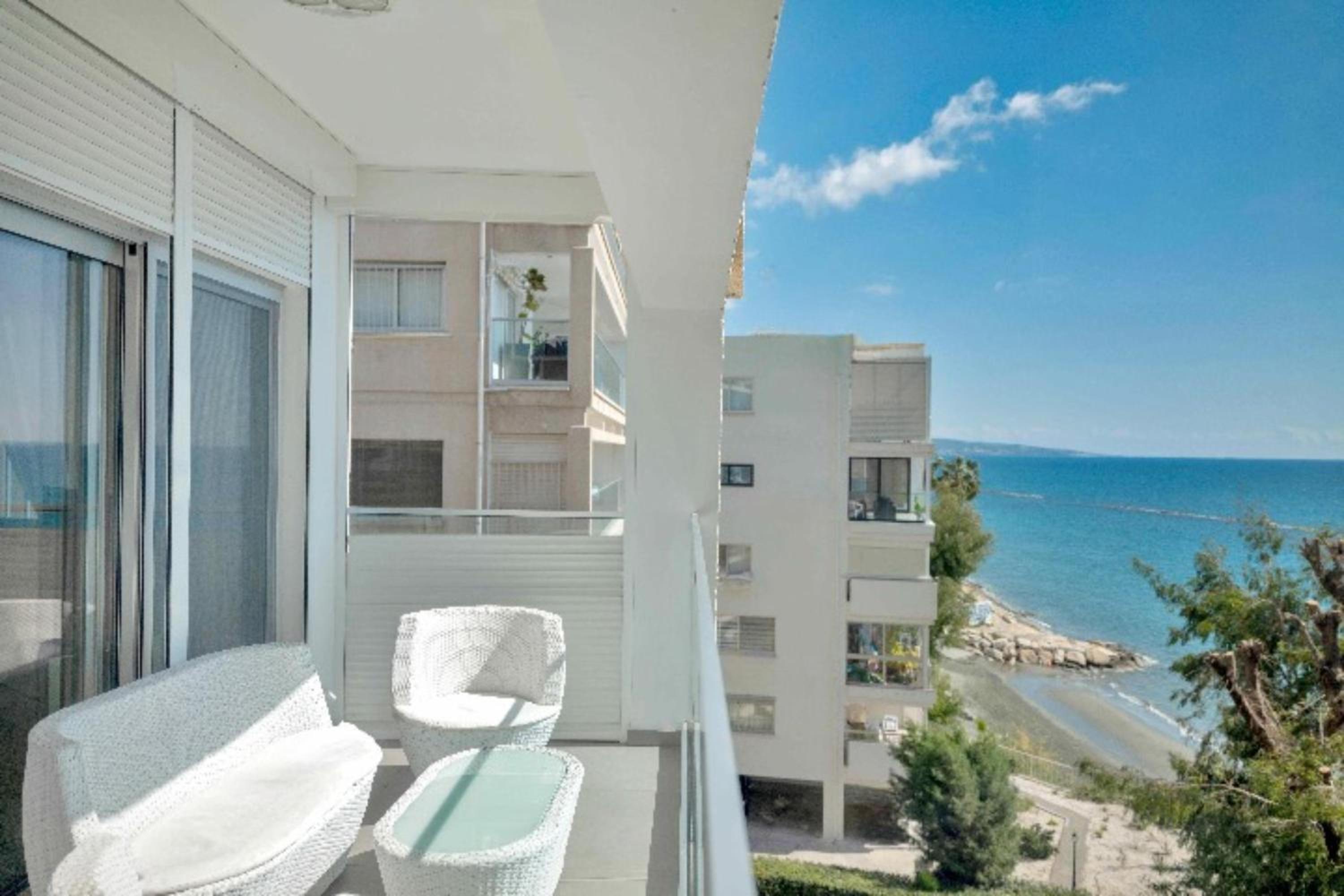 Apartment with Sea View photo 2