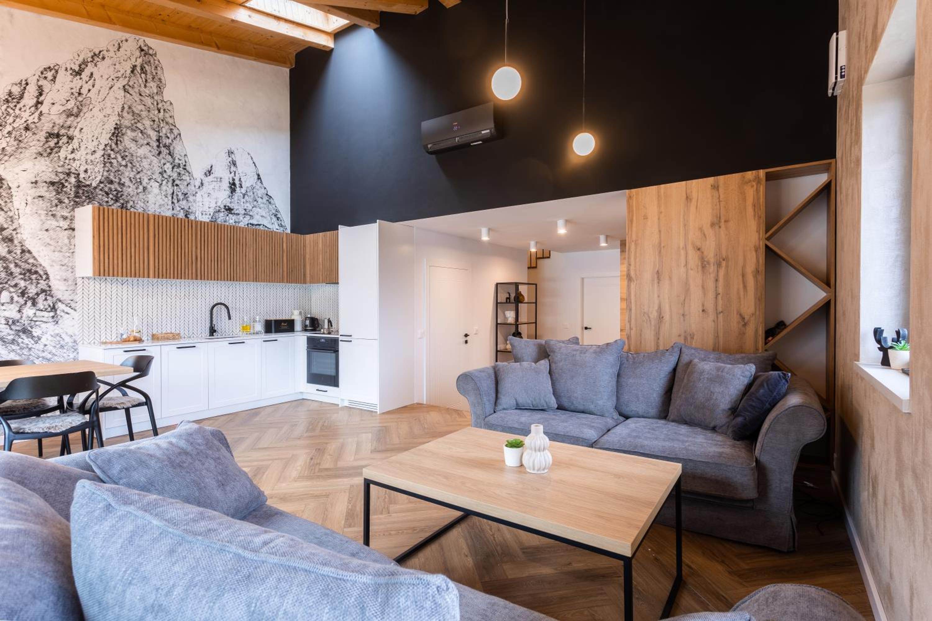 Apartment photo 2