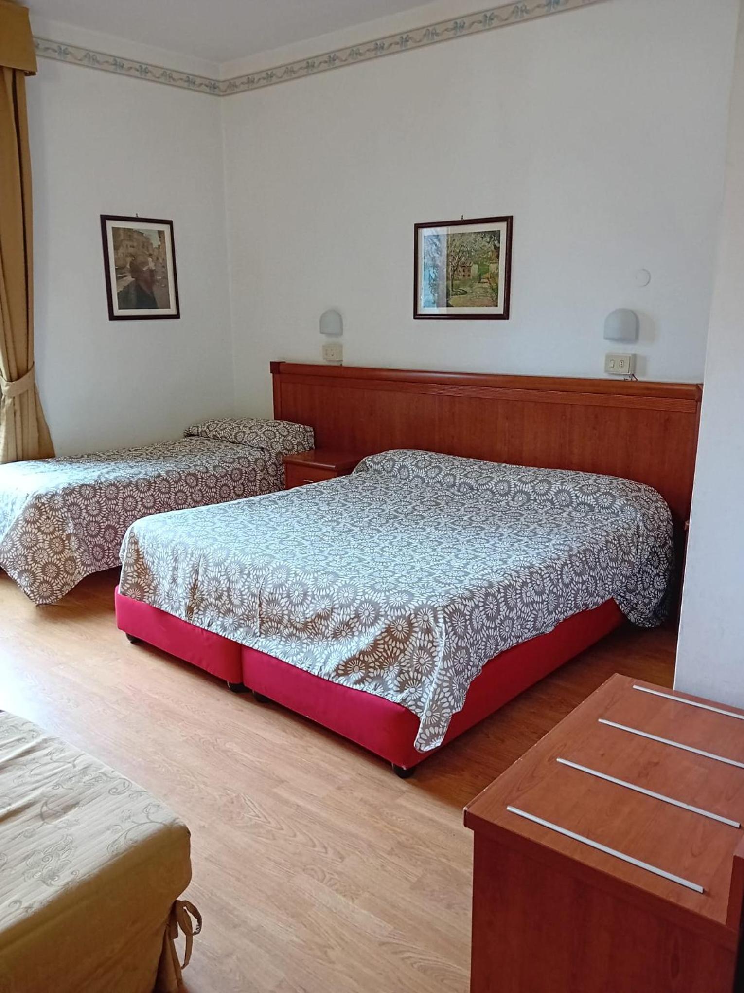 Economy Triple Room