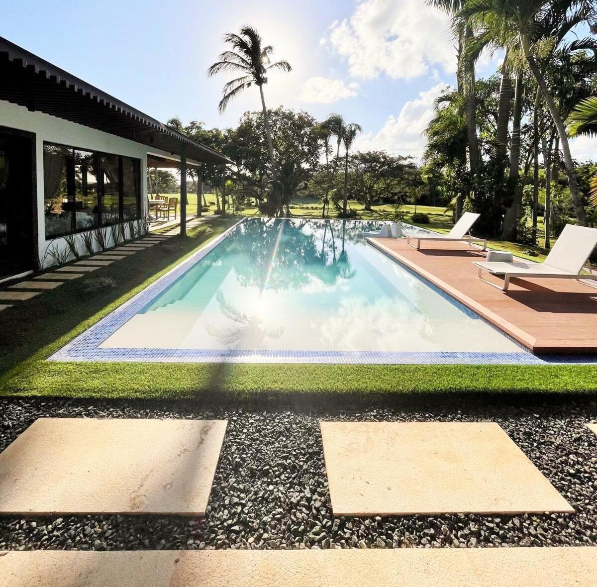 Villa with Private Pool photo 1