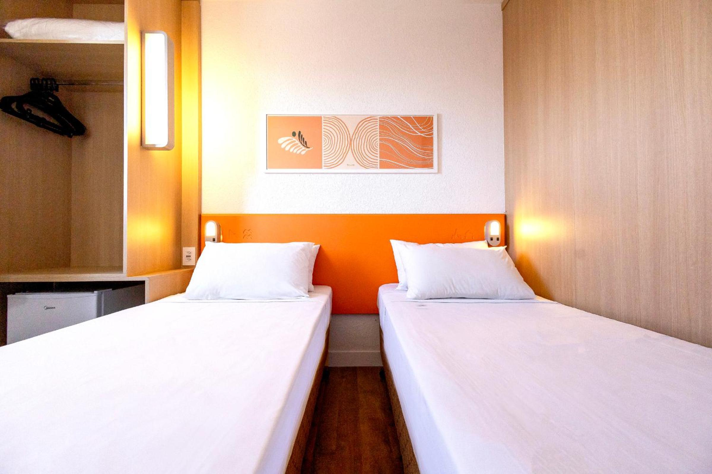 Economy Twin Room - Photo 2