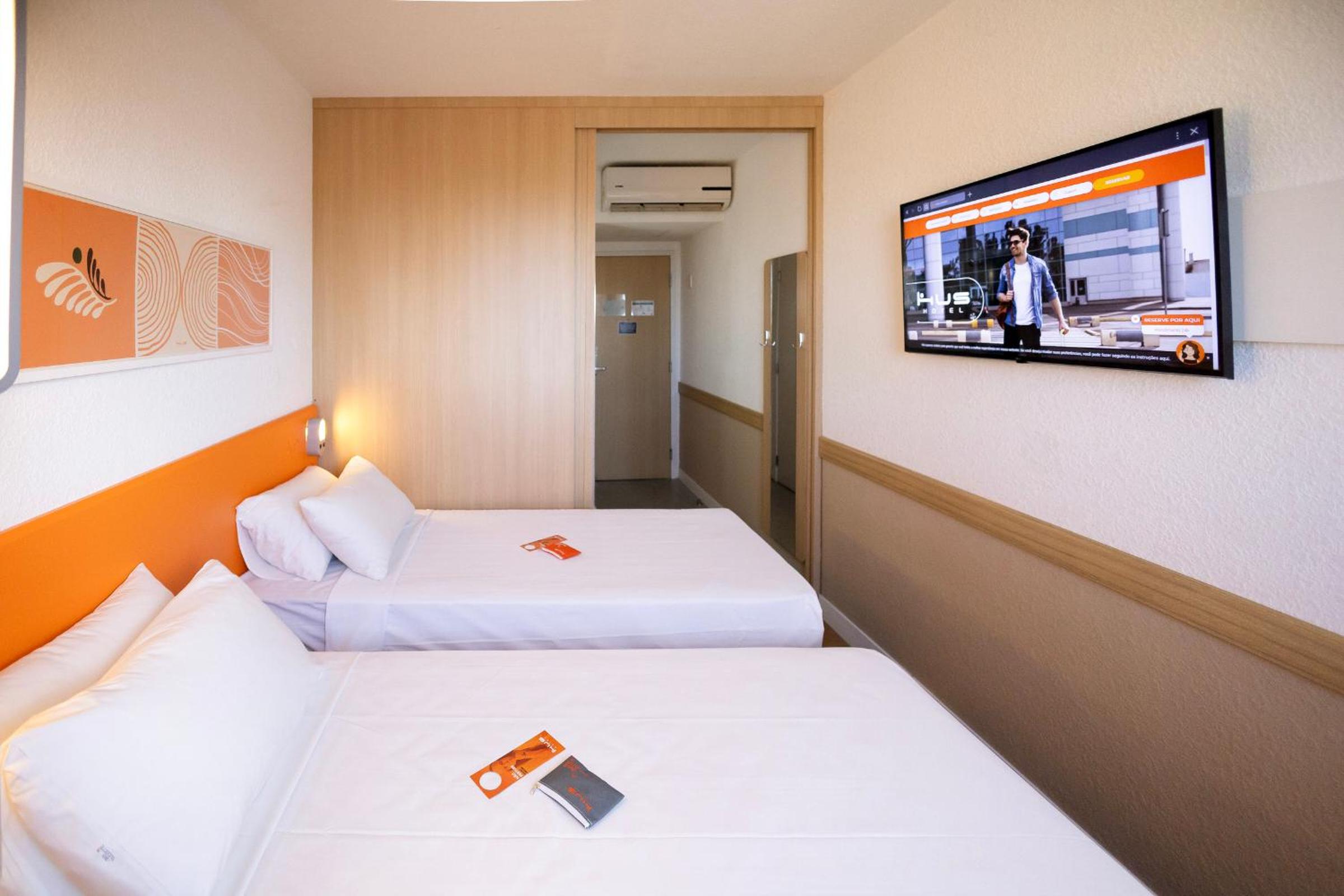 Economy Twin Room - Photo 3