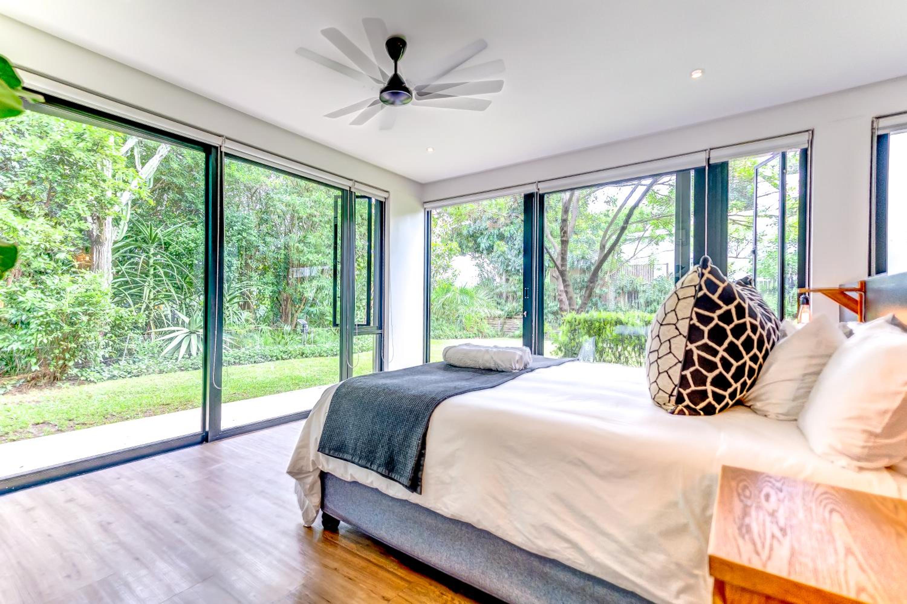 Four-Bedroom House photo 1