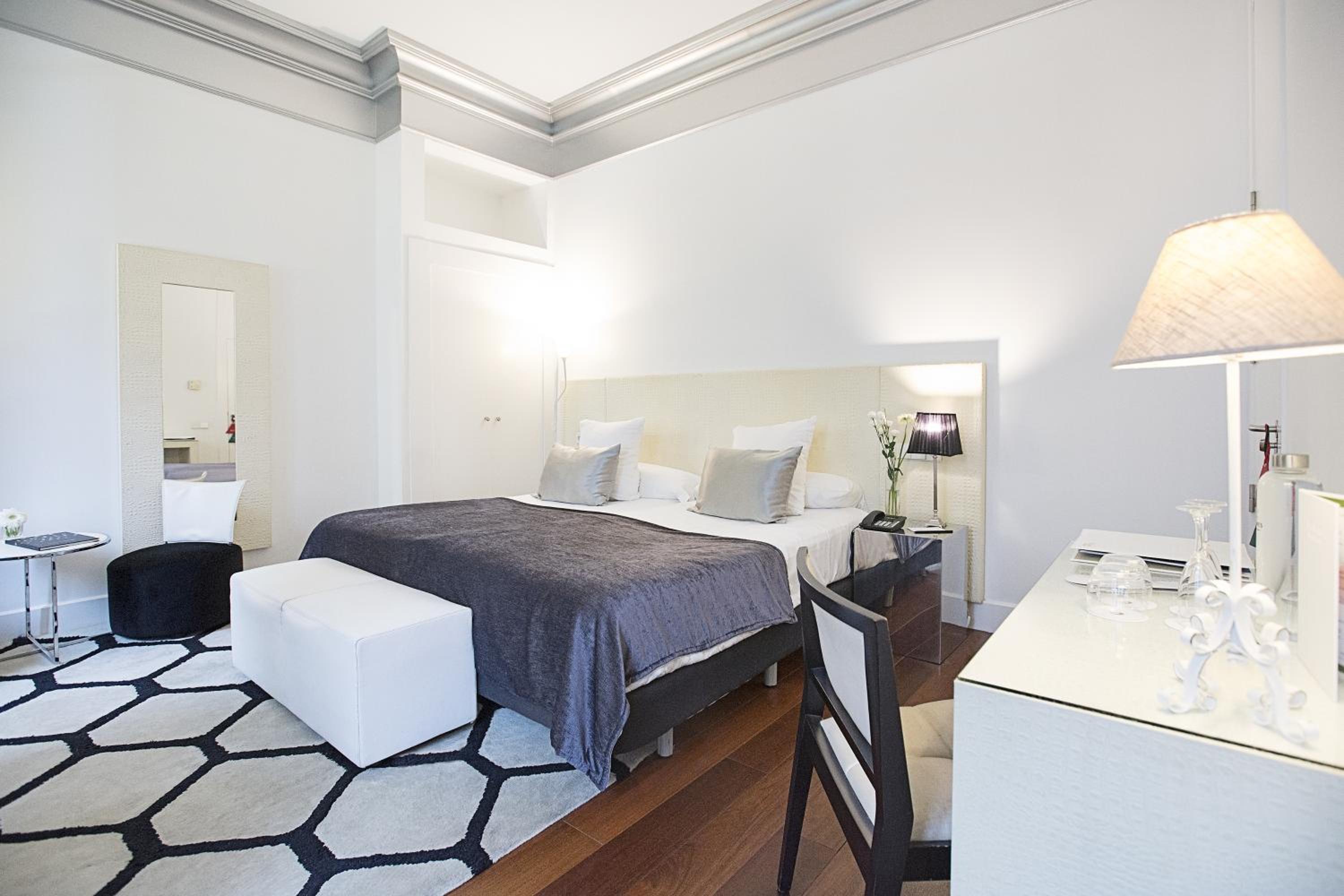 Deluxe Double or Twin Room - Photo 2