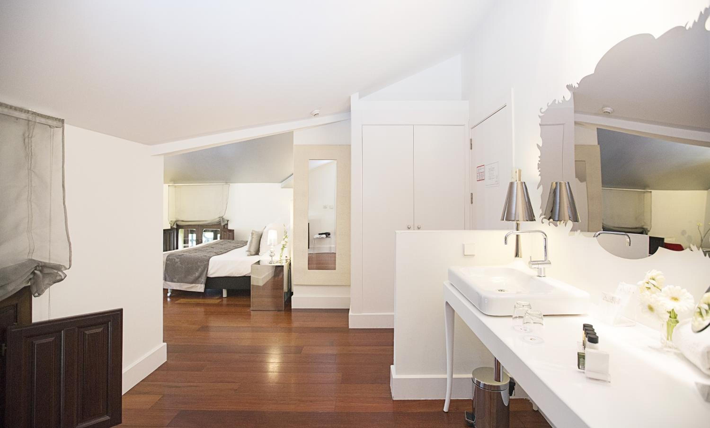 Deluxe Double or Twin Room - Photo 4