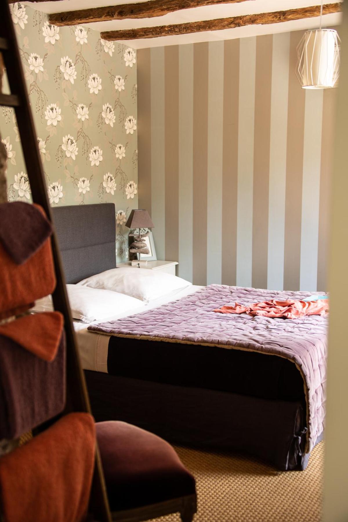 Standard Double Room photo 2