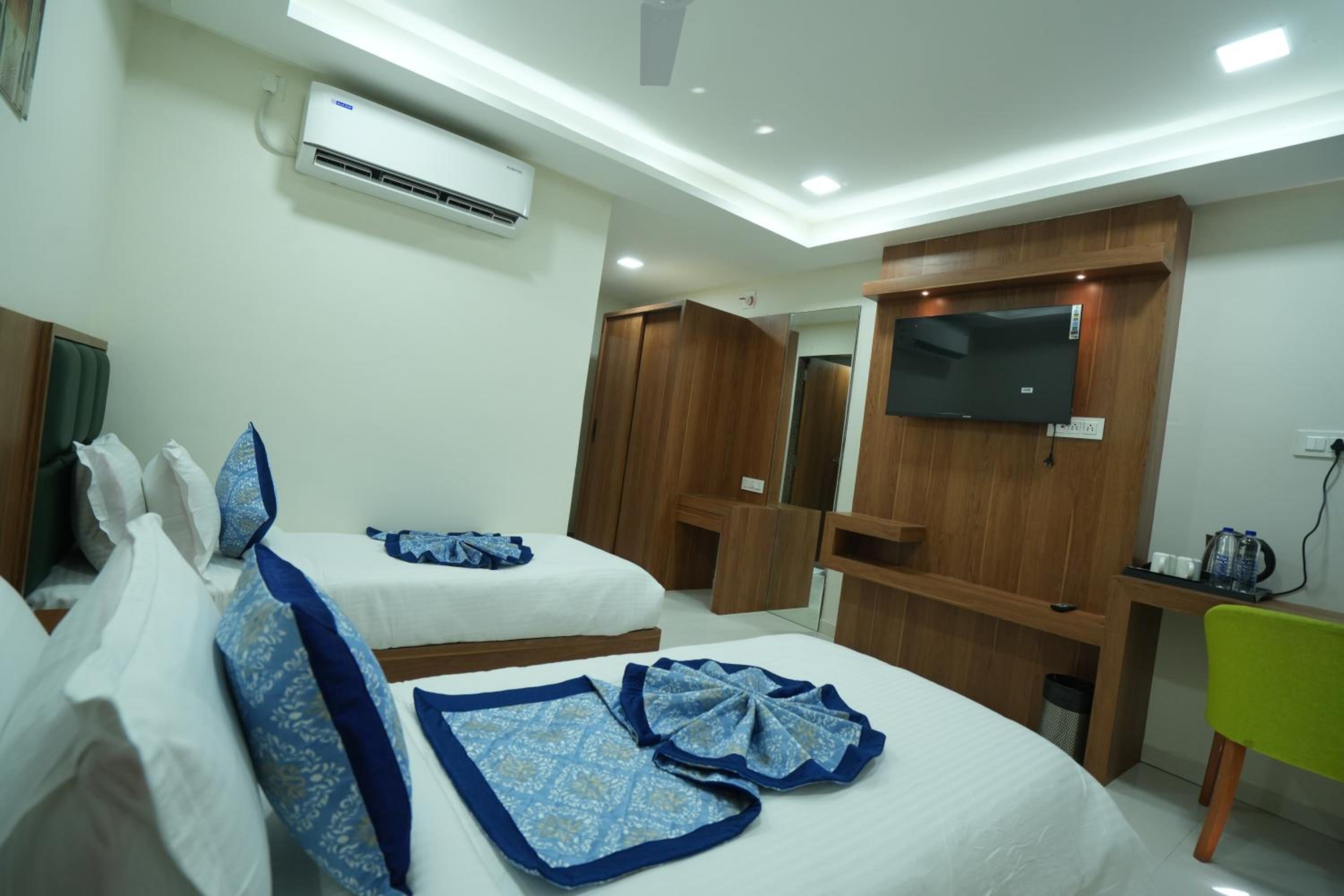 Deluxe Double or Twin Room - Photo 18