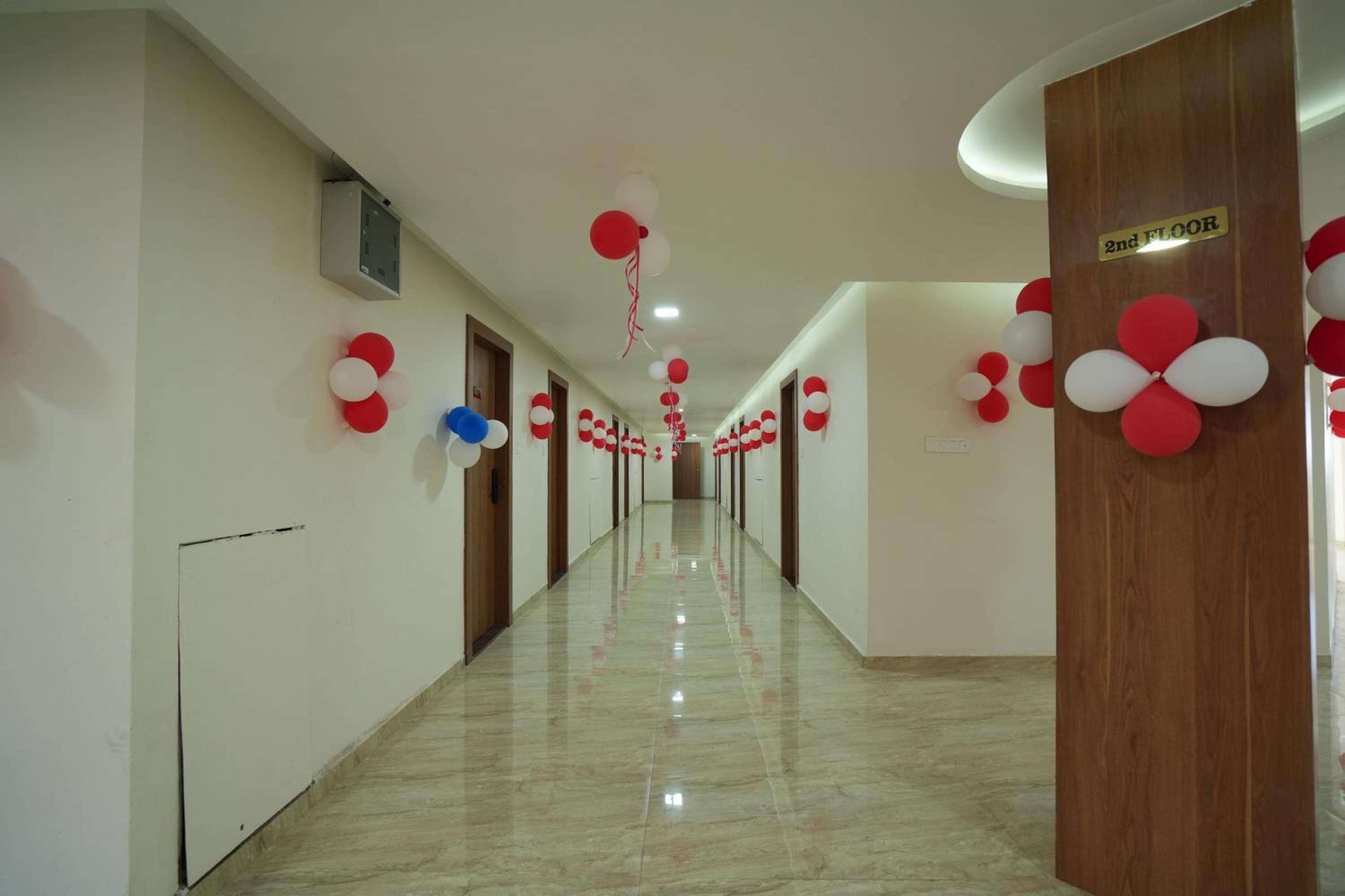 Deluxe Double or Twin Room - Photo 5