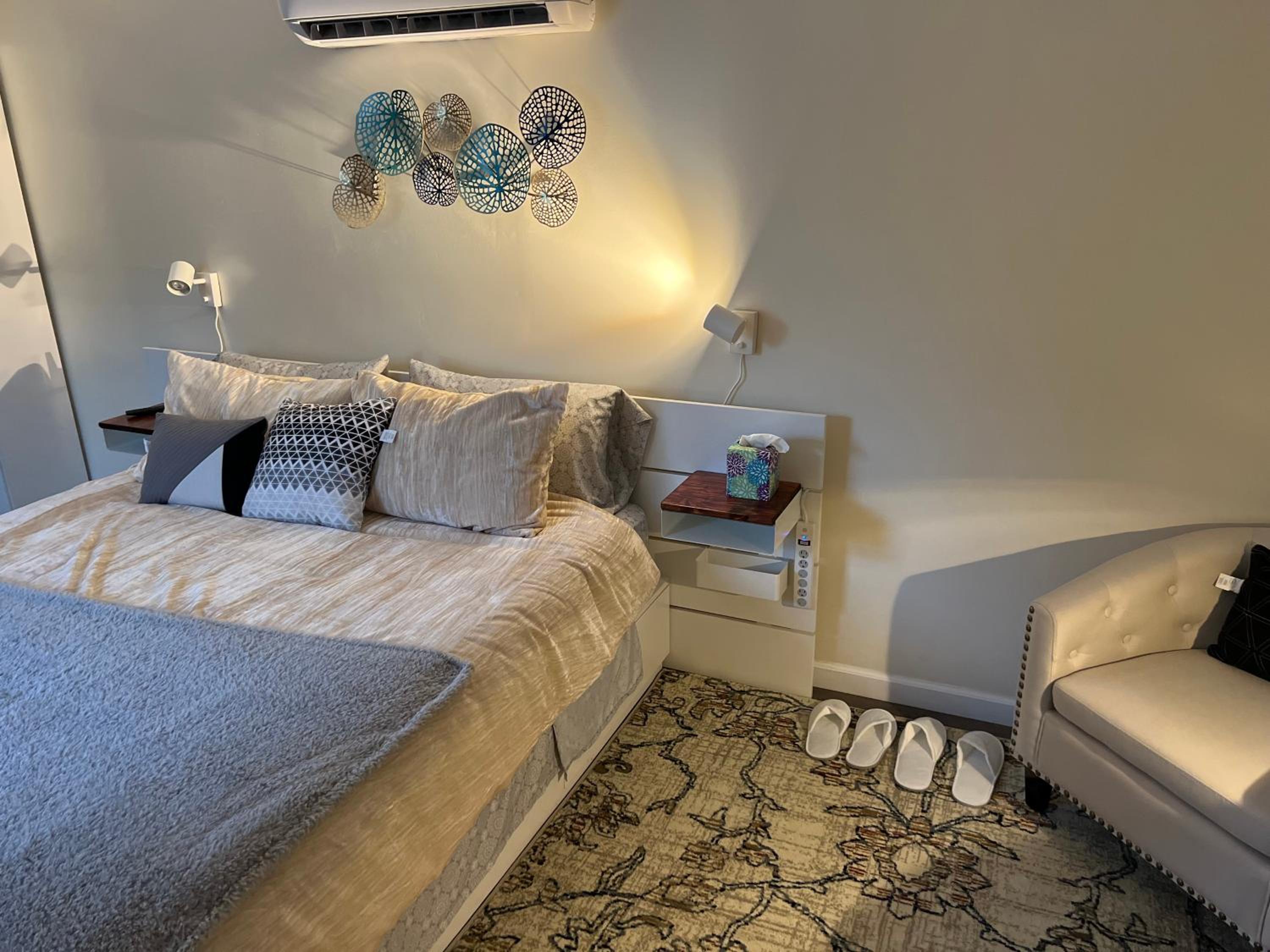 One-Bedroom House photo 1