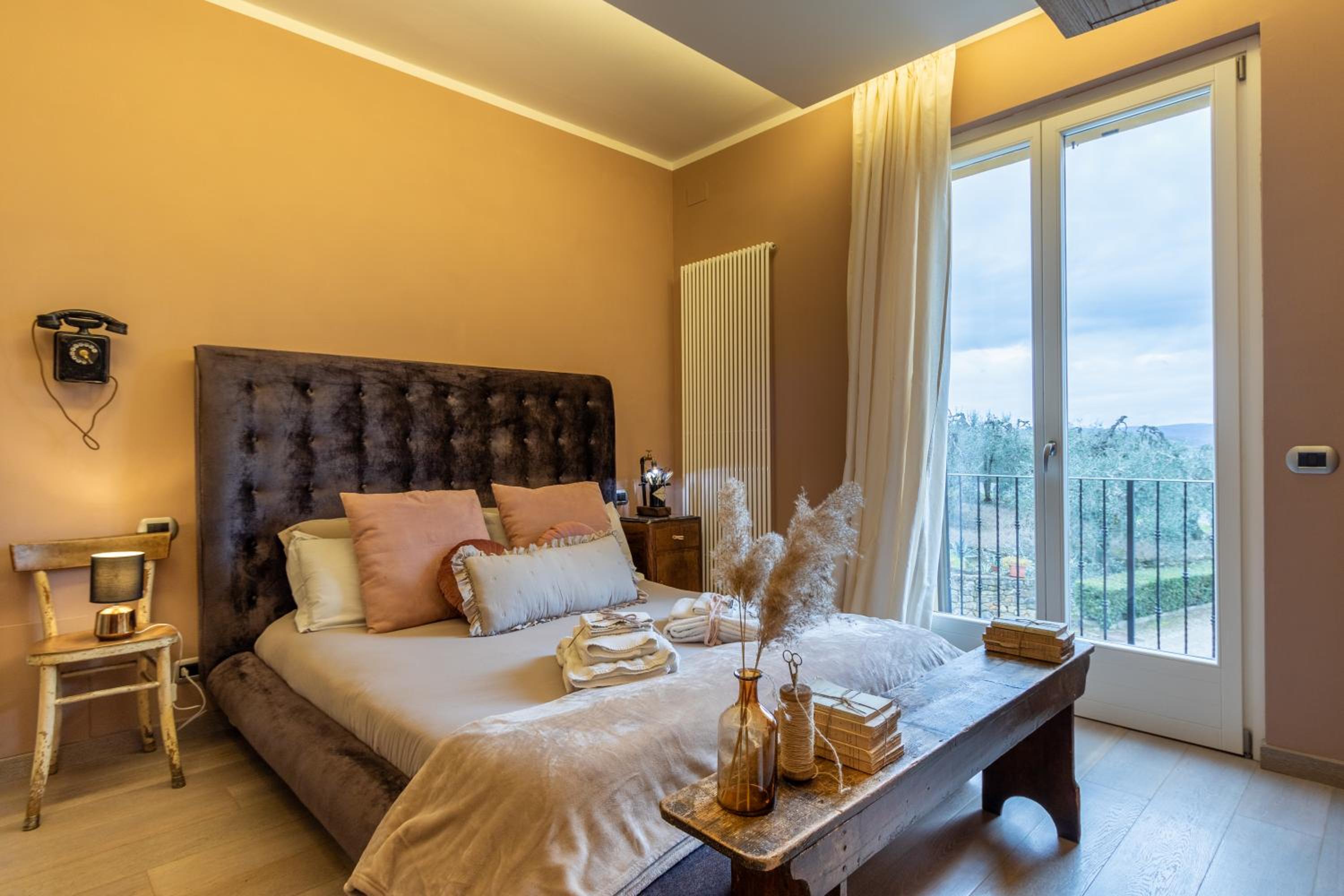 Double Room with Private External Bathroom - Photo 21