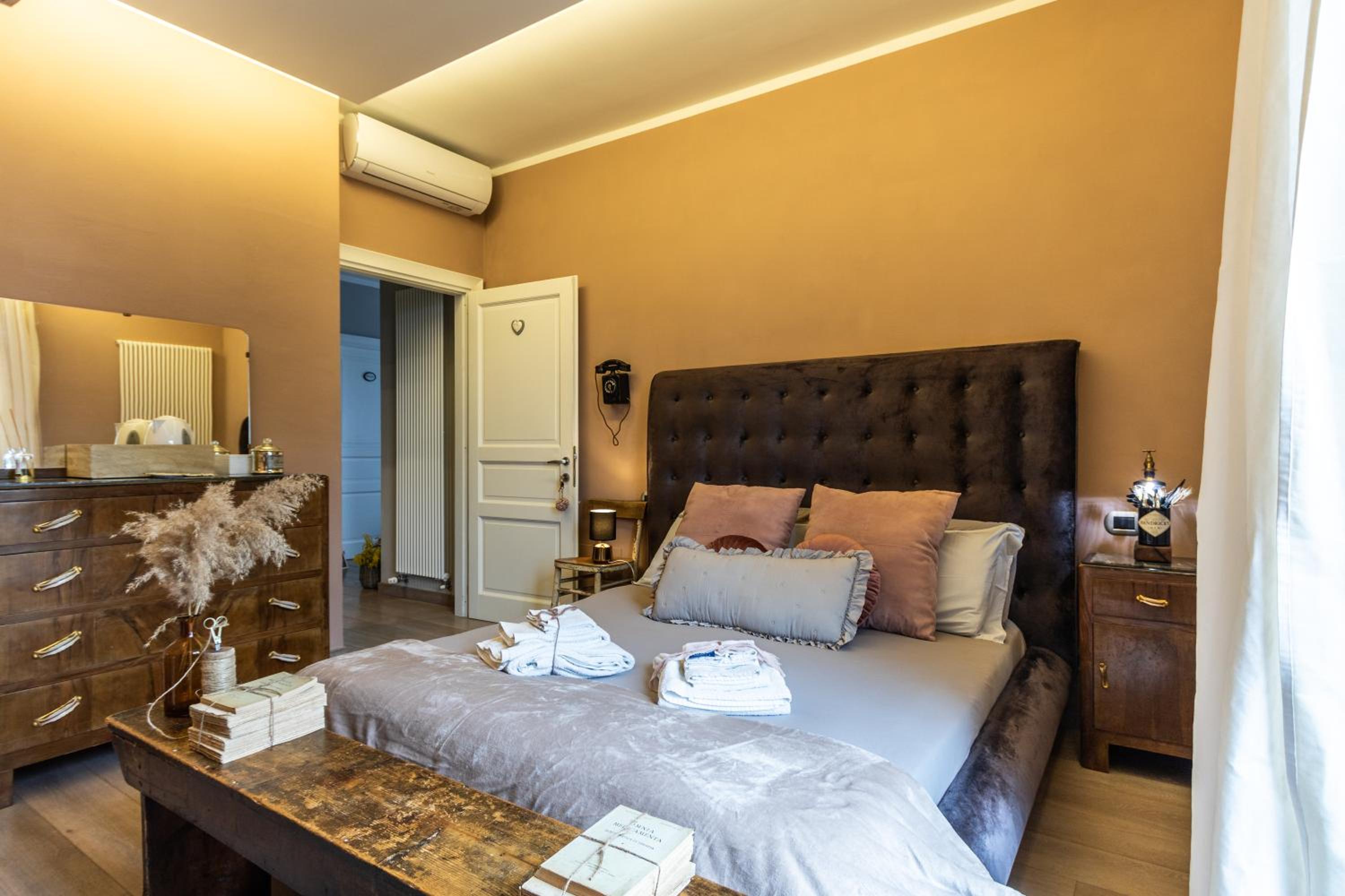 Double Room with Private External Bathroom - Photo 1