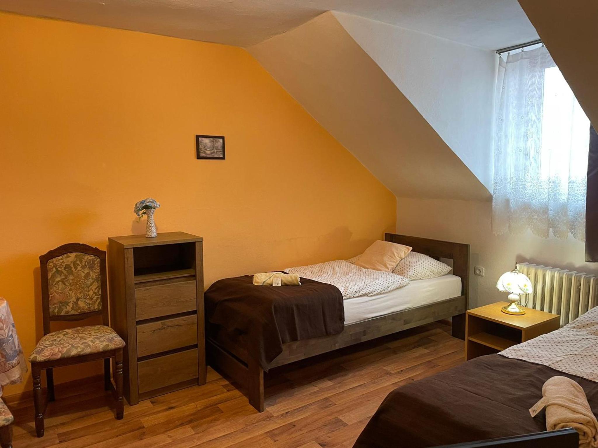 Twin Room with Private Bathroom - Photo 16
