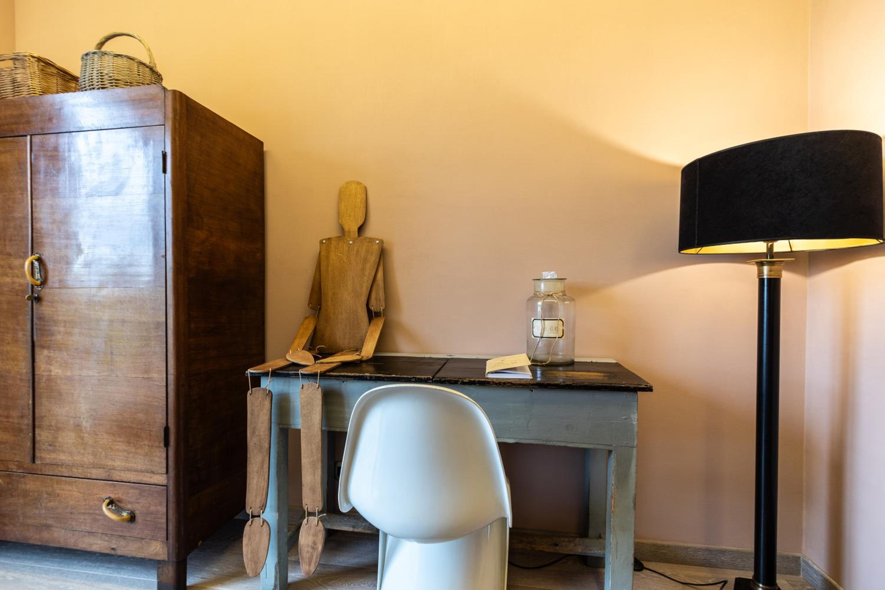 Double Room with Private External Bathroom - Photo 16