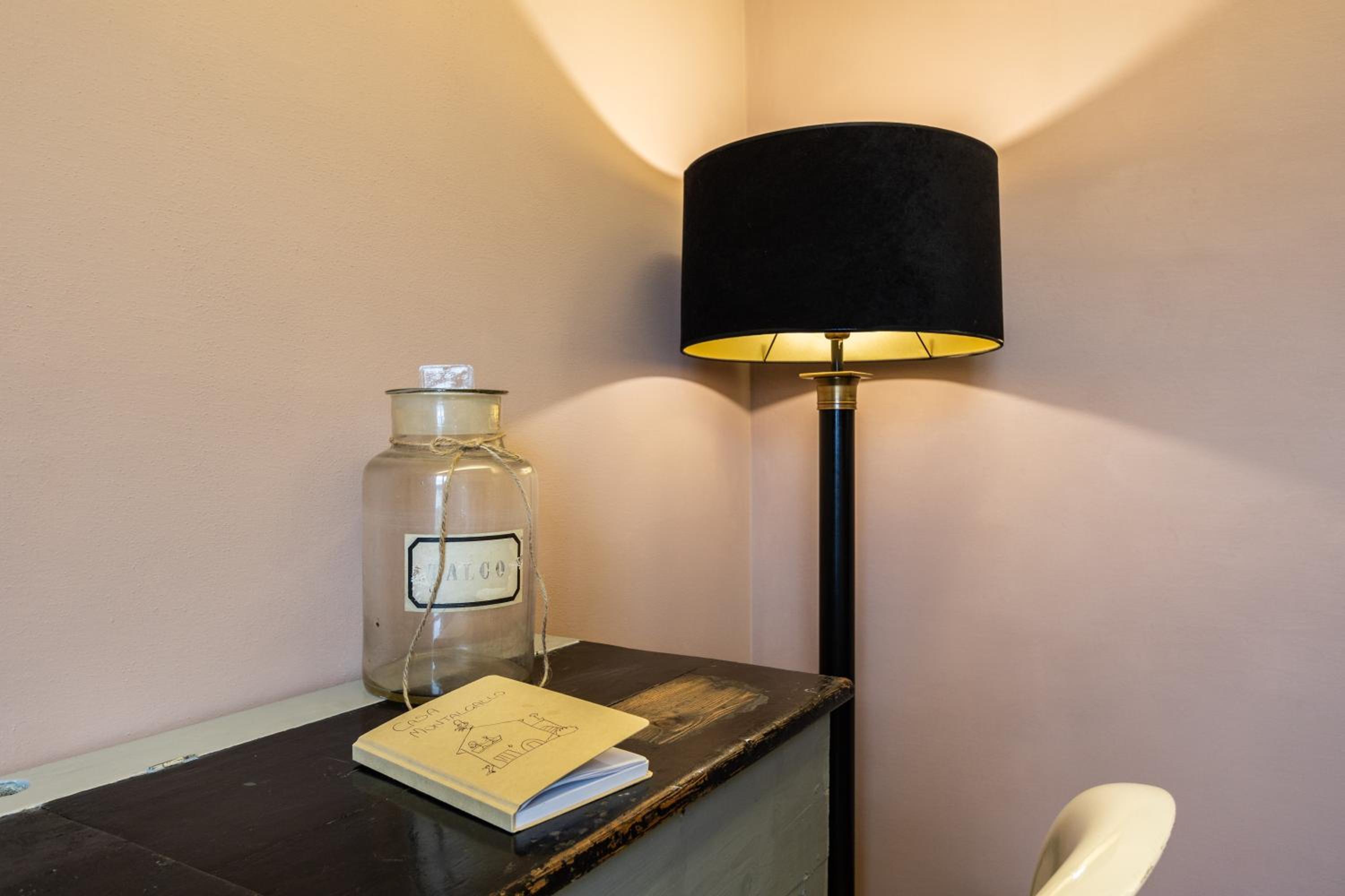 Double Room with Private External Bathroom - Photo 11