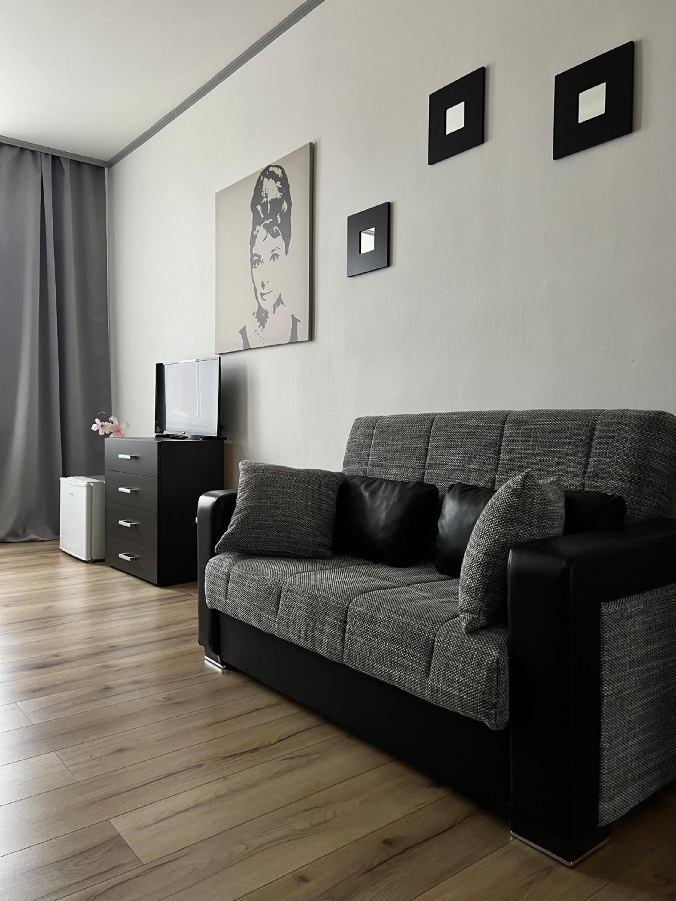 Apartment (4 Adults)