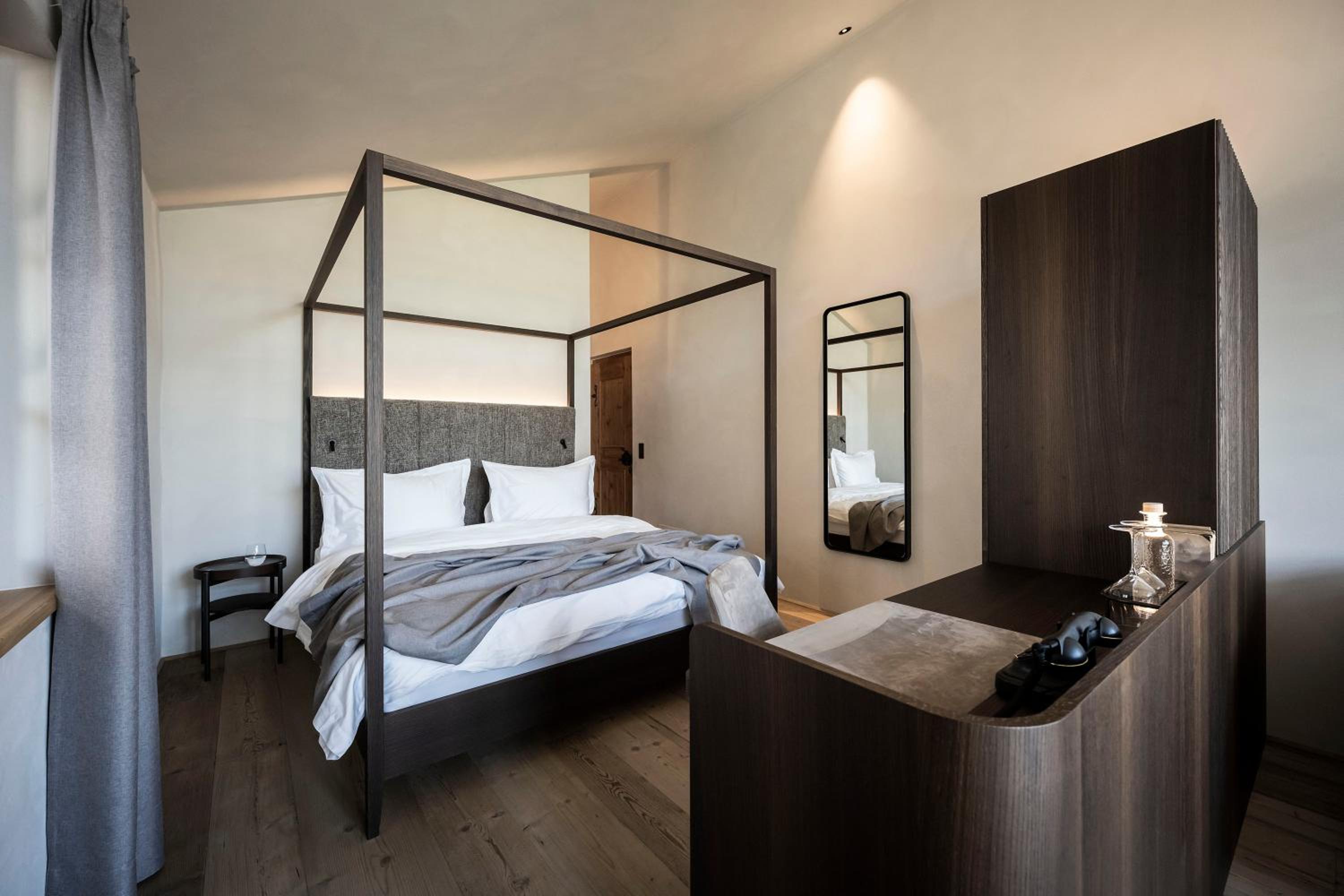 Deluxe King Suite