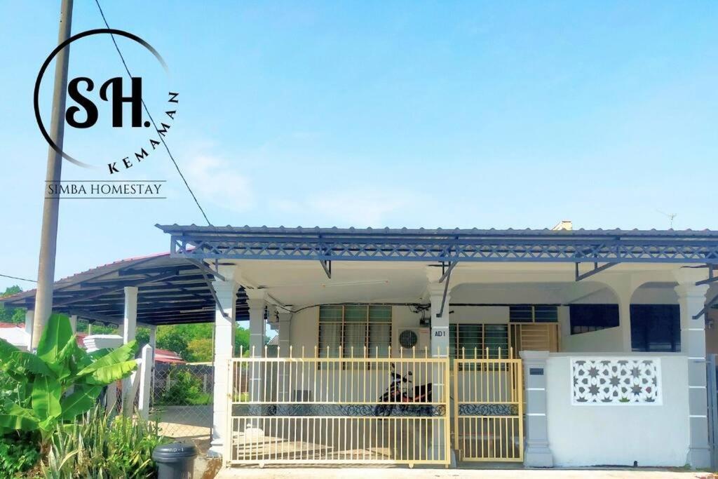 Three-Bedroom House photo 1