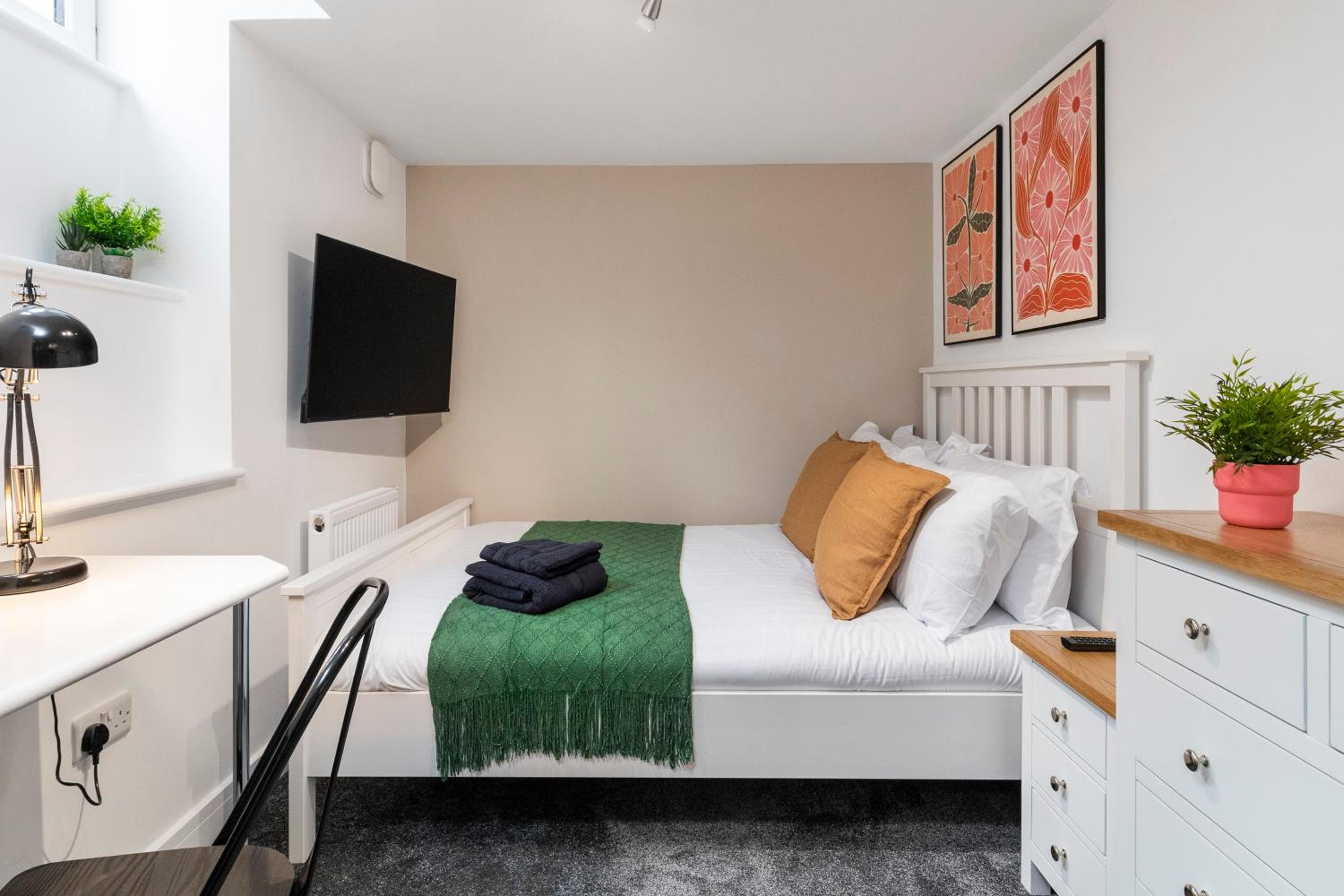 One-Bedroom Apartment