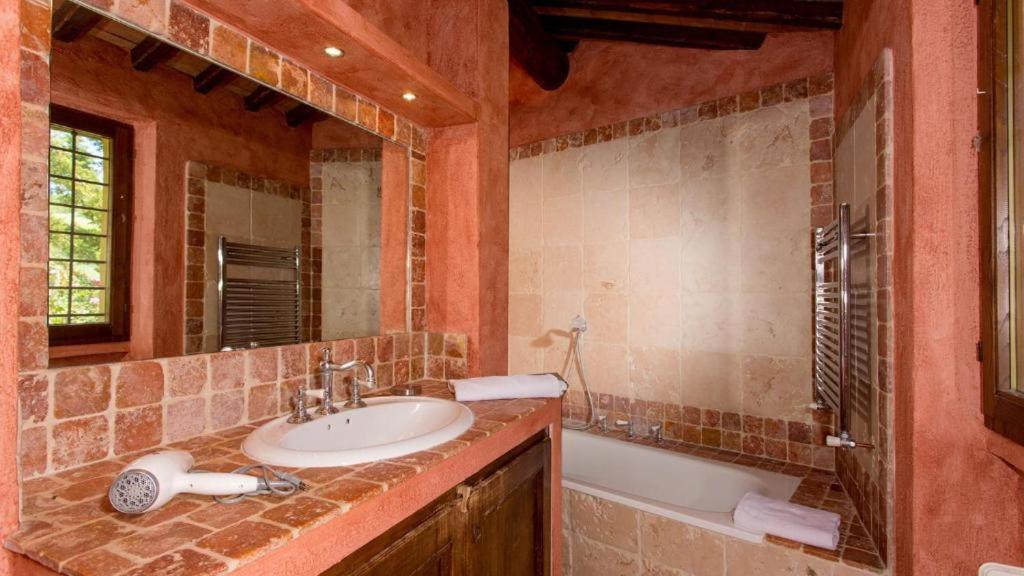 Three-Bedroom Villa photo 3
