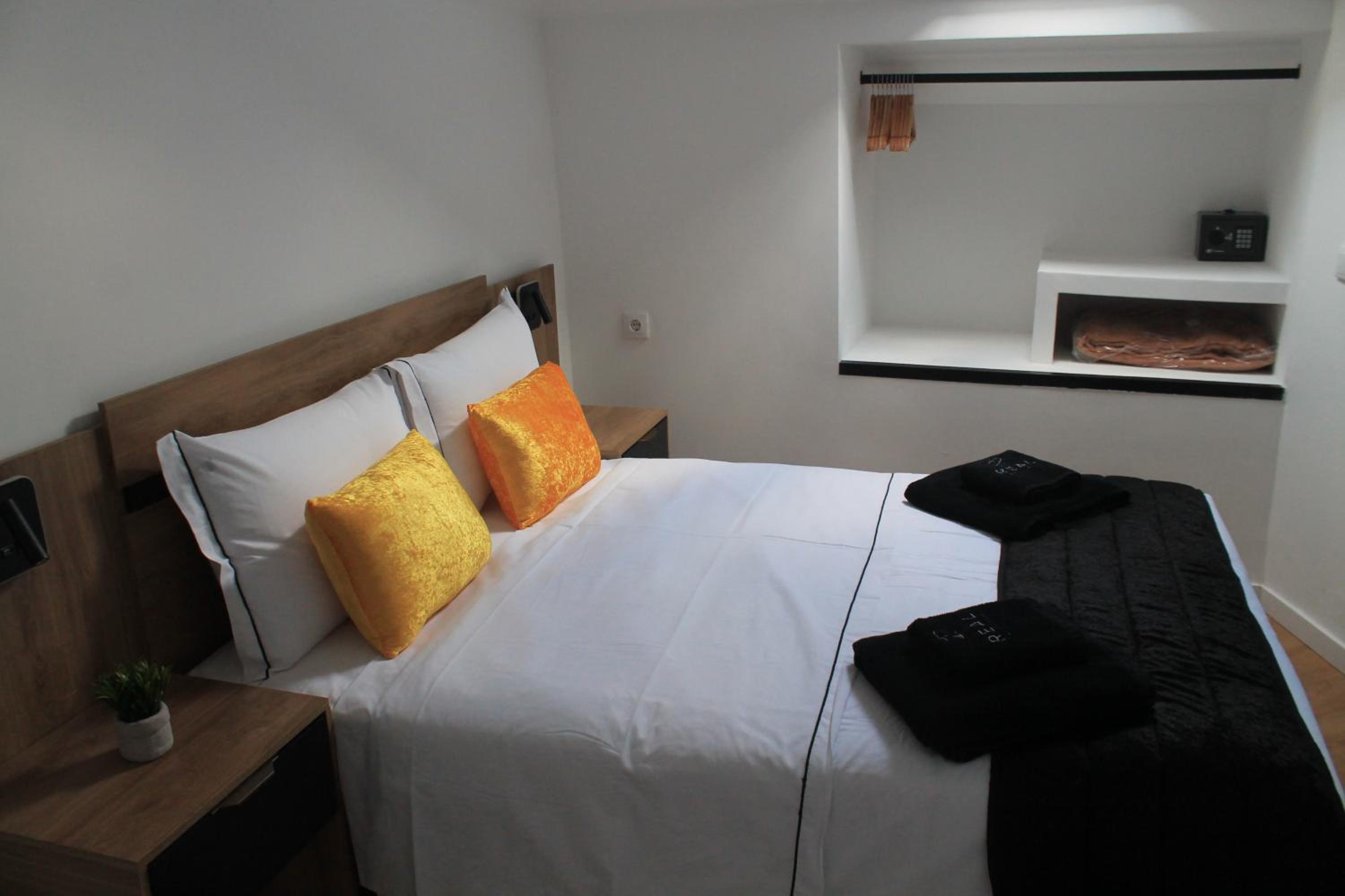 Double Room with Private Bathroom photo 1