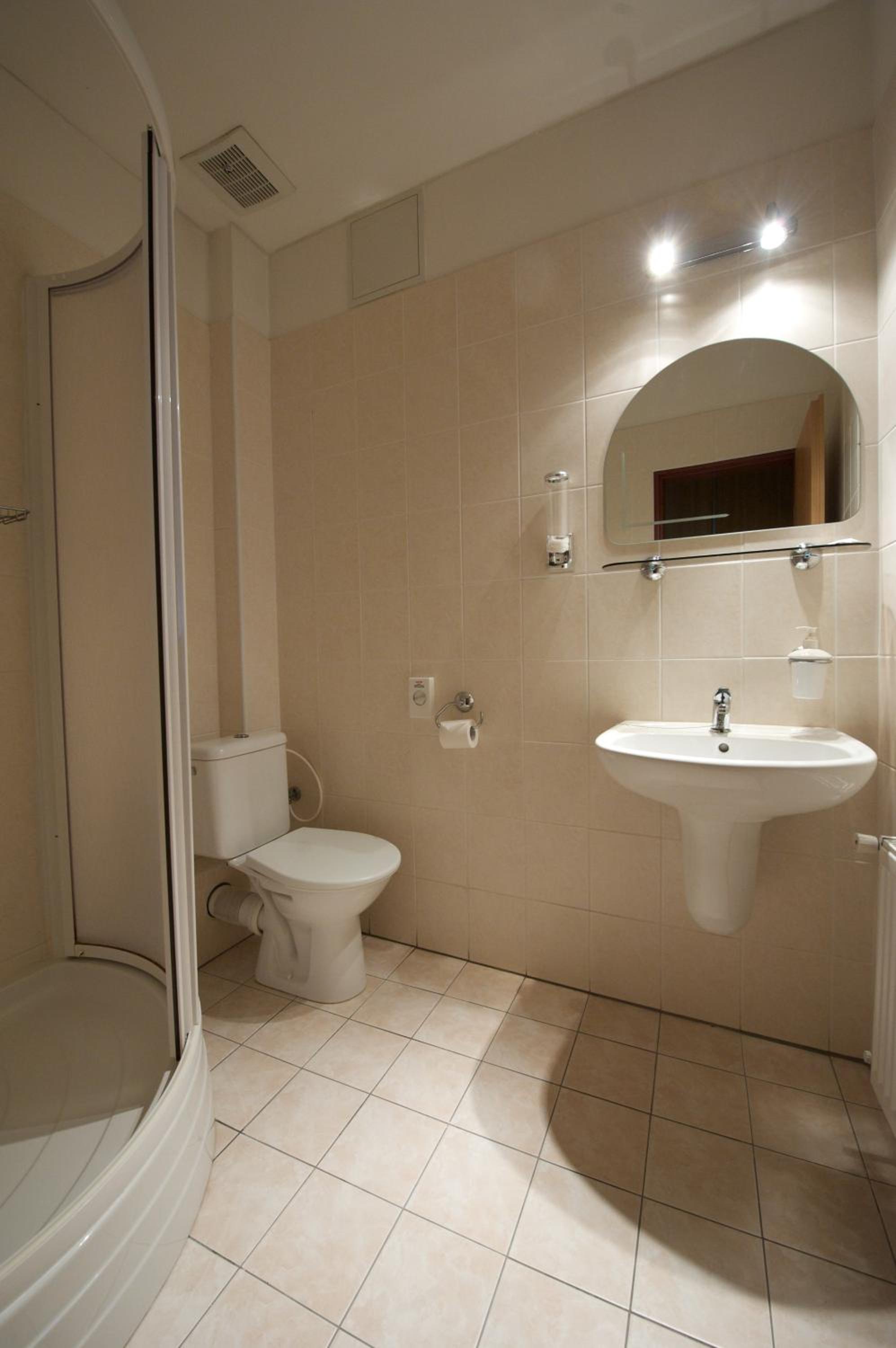 Double or Twin Room - Photo 10