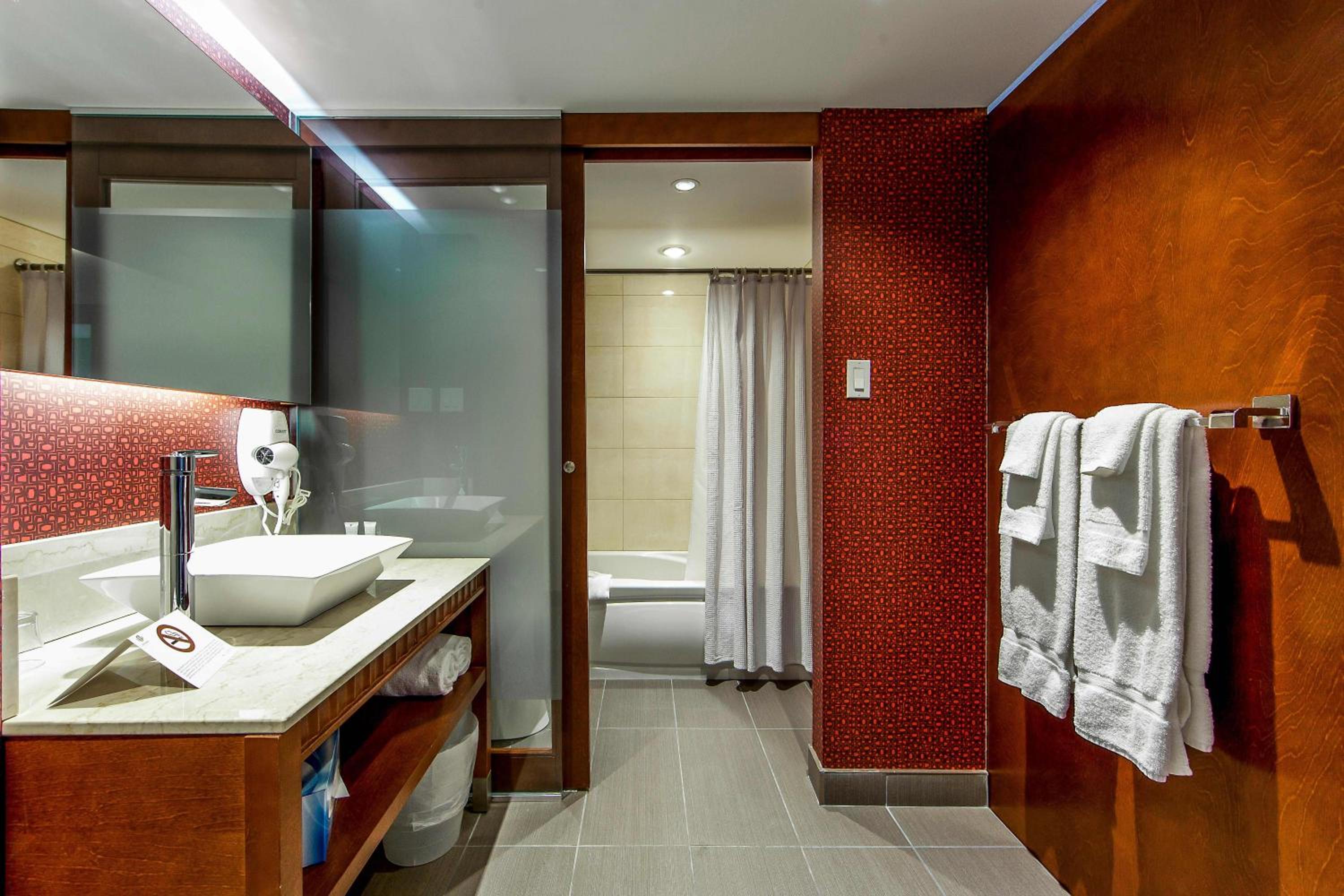Classic Room with 2 double beds - Photo 3