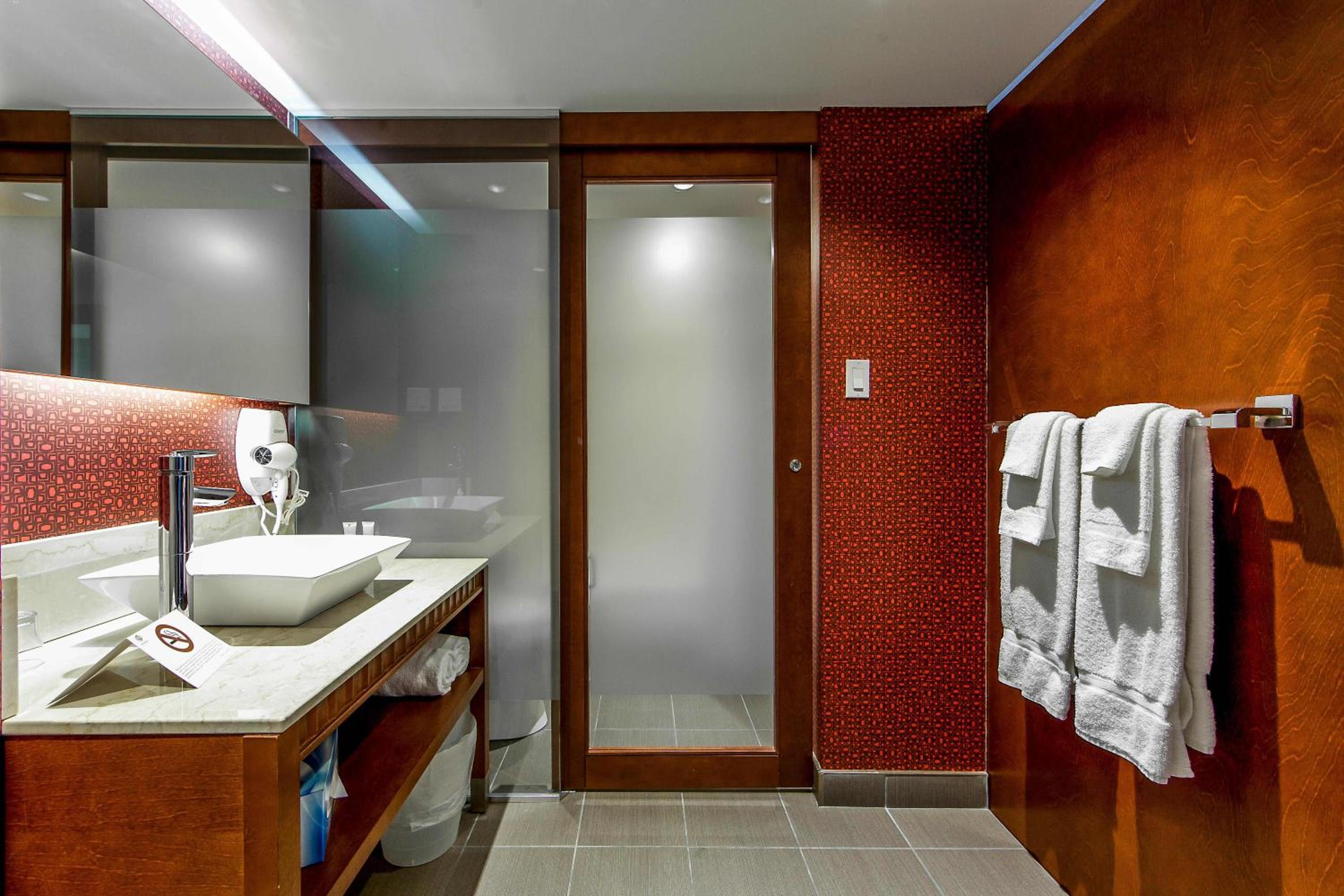 Classic Room with 2 double beds - Photo 4