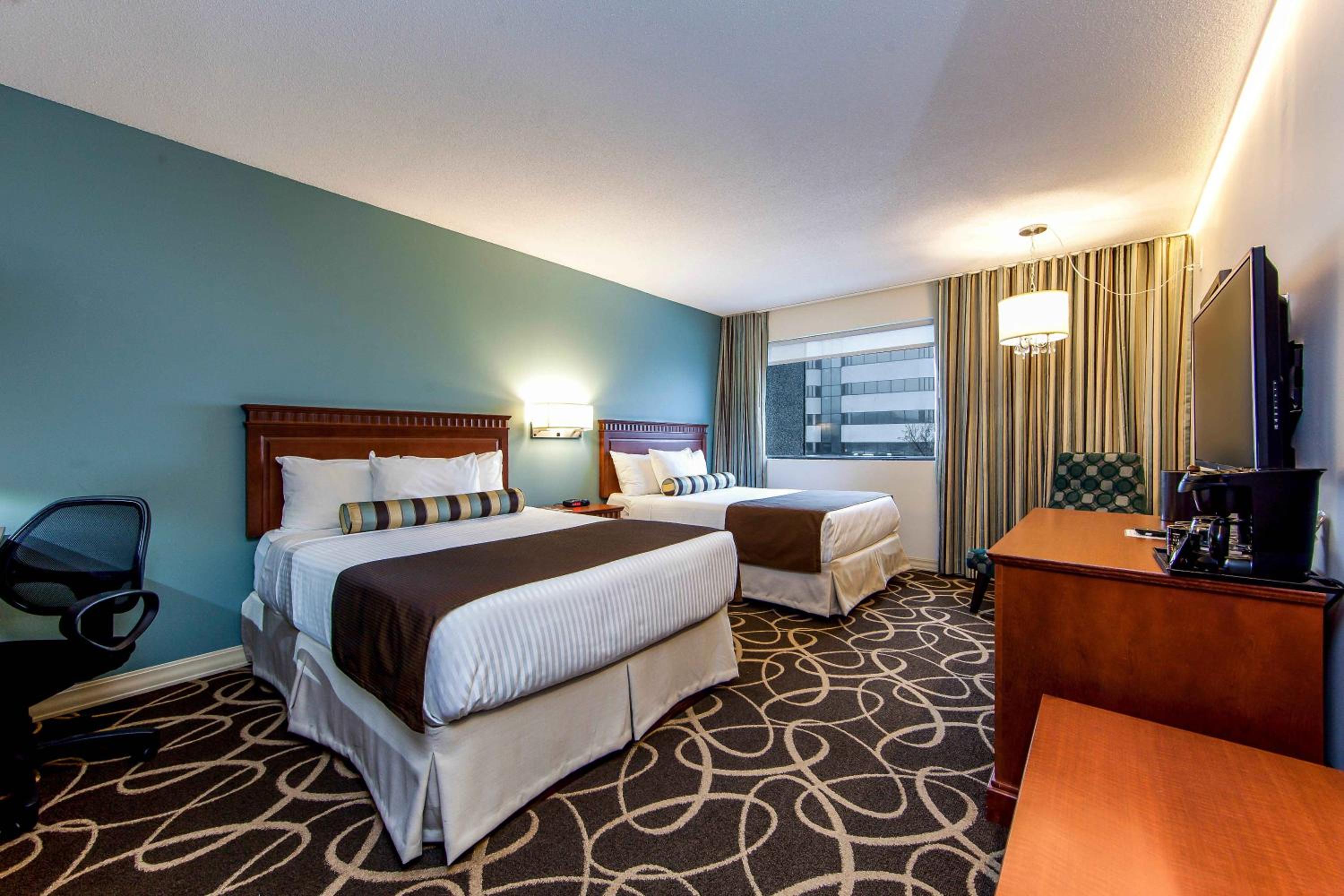 Classic Room with 2 double beds - Photo 1