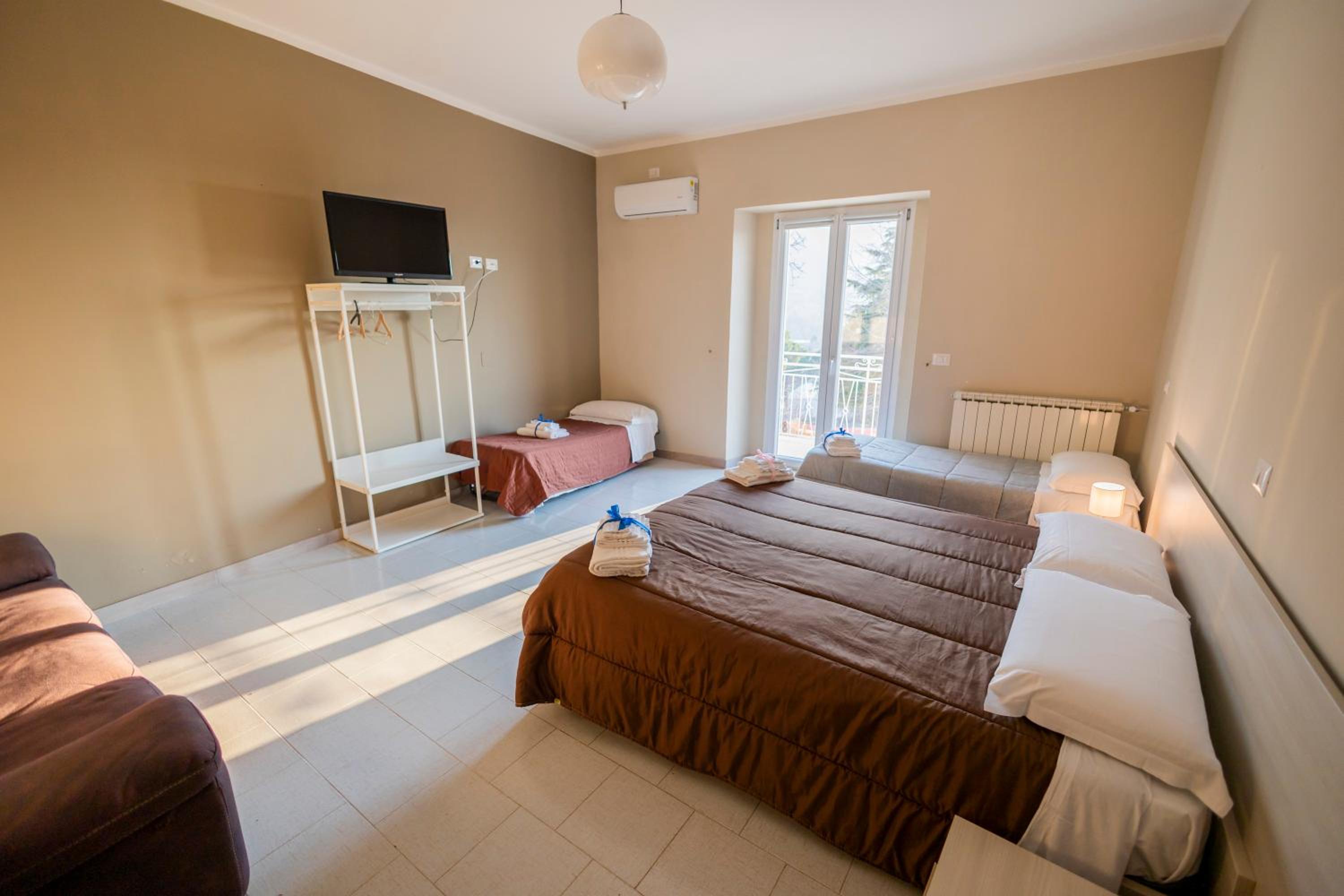 Two-Bedroom Apartment with Balcony photo 3