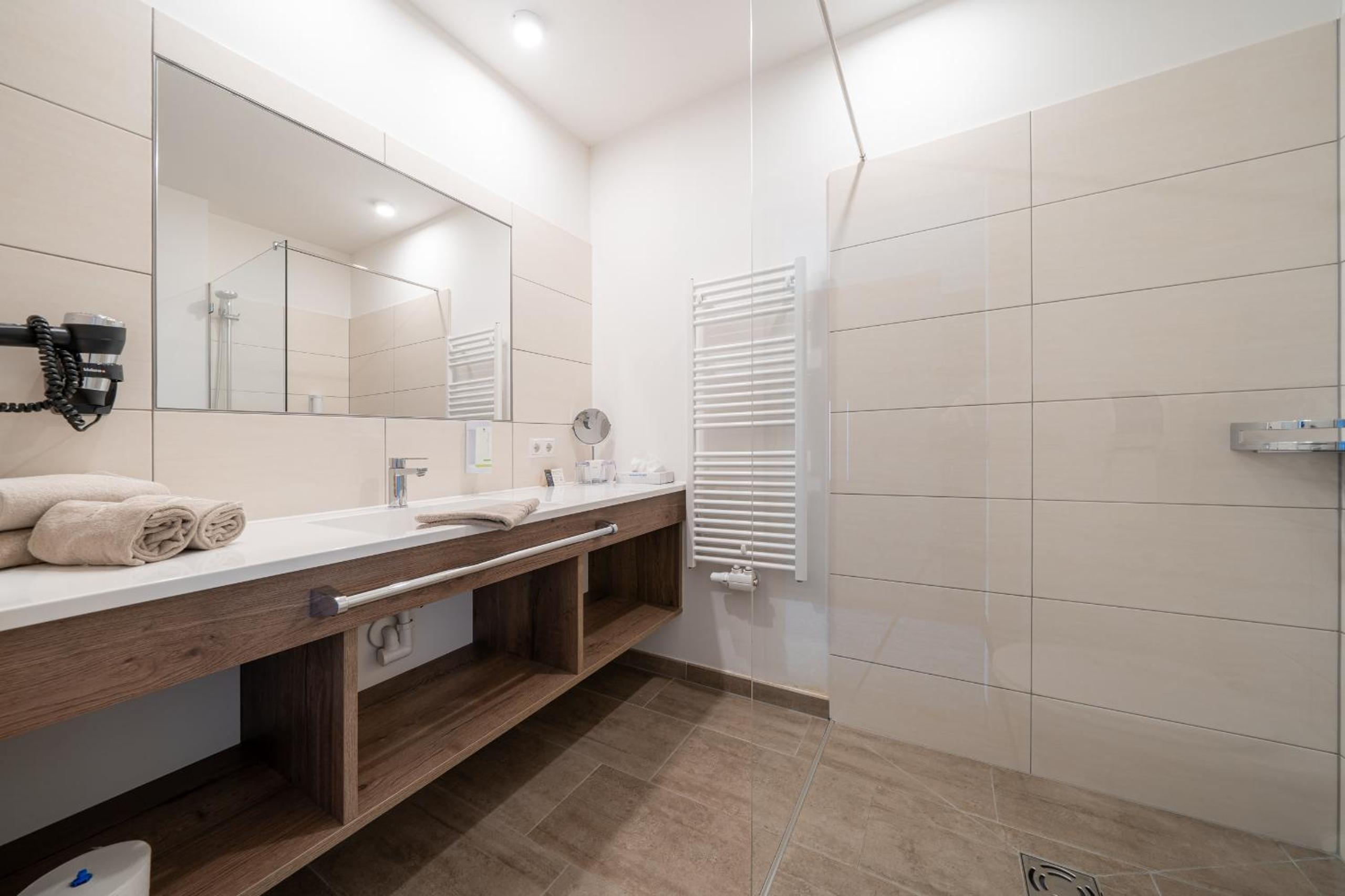 Double or Twin Room photo 3